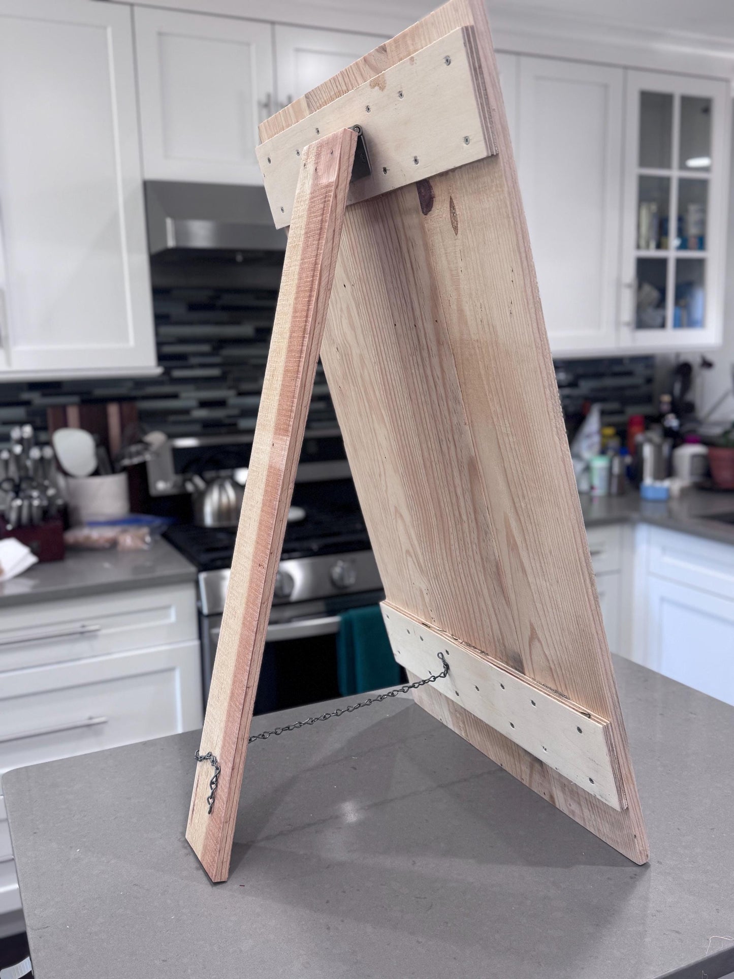 Wooden Wreath Stand to Make and Display Wreaths, Wooden Wreath Easel, Wreath Work Space Display Piece