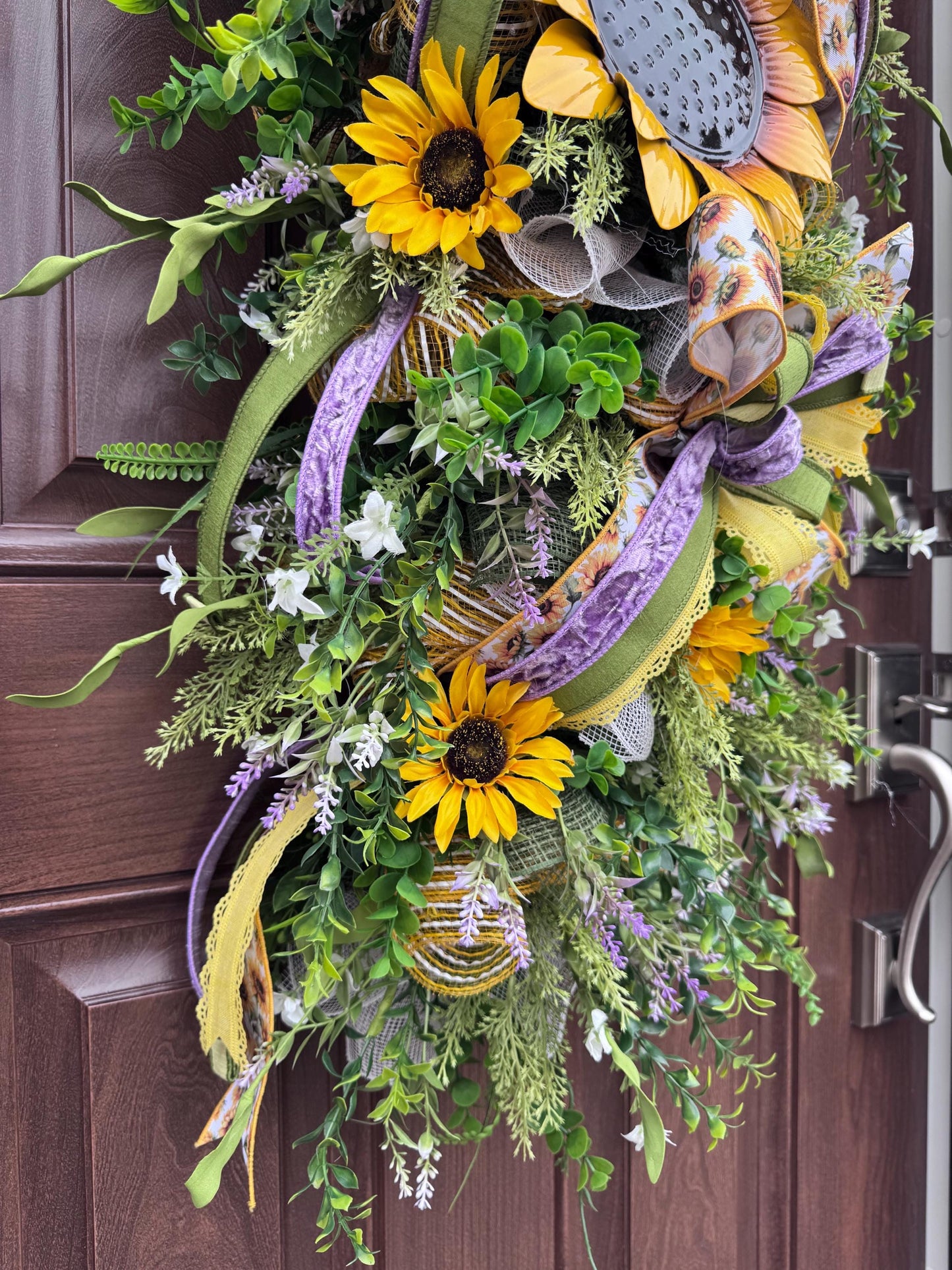 Elegant Sunflower Swag Wreath for Front Door, Sunflower Home Decor for Outdoor Porch or Indoor Office Wall Hanging, Rustic Sunflower Wreath
