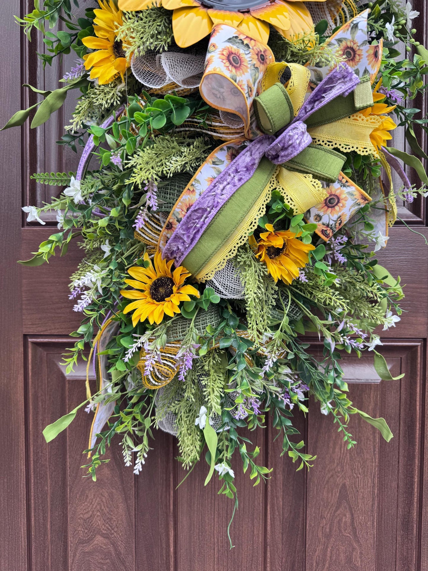 Elegant Sunflower Swag Wreath for Front Door, Sunflower Home Decor for Outdoor Porch or Indoor Office Wall Hanging, Rustic Sunflower Wreath