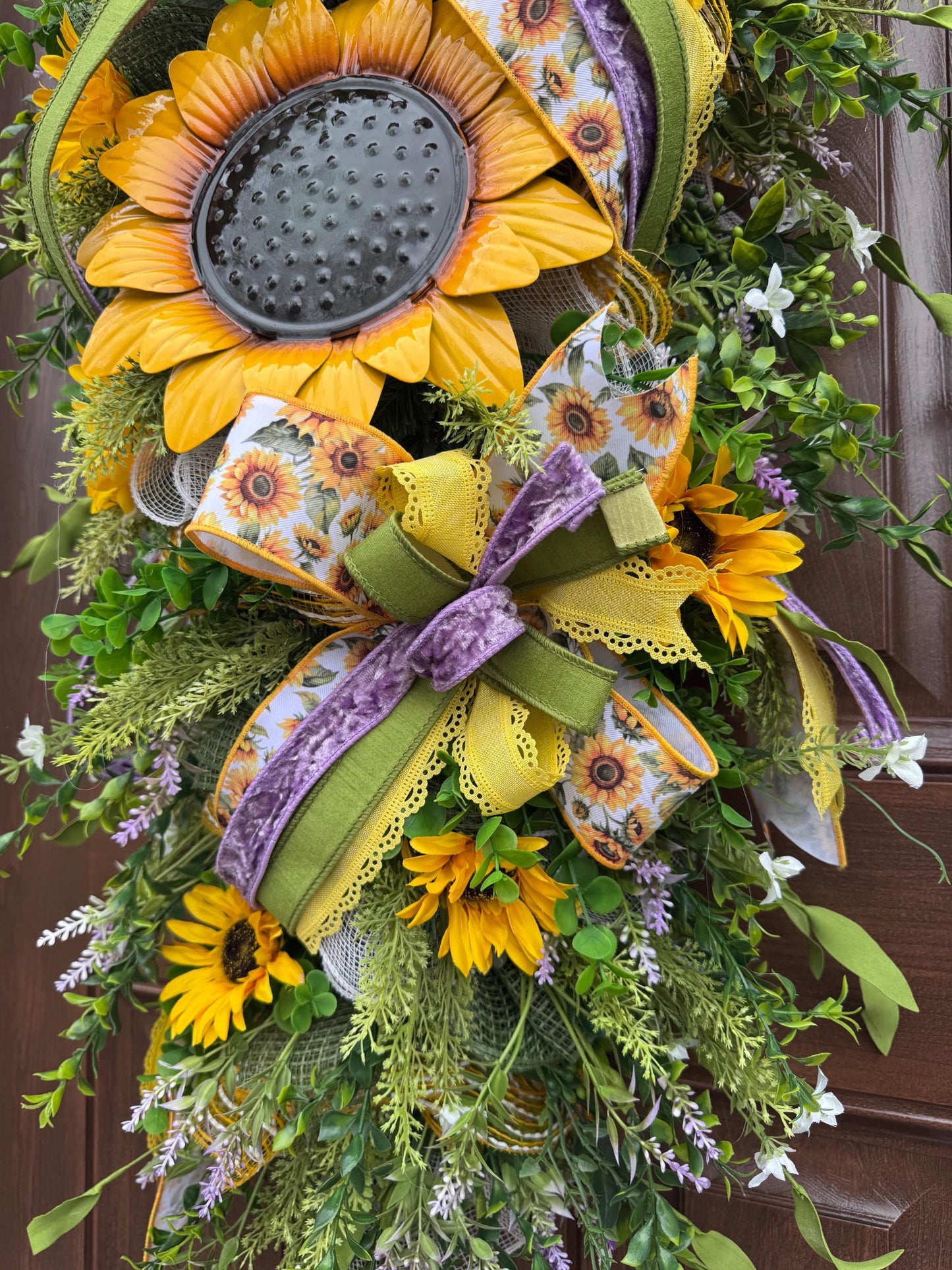 Elegant Sunflower Swag Wreath for Front Door, Sunflower Home Decor for Outdoor Porch or Indoor Office Wall Hanging, Rustic Sunflower Wreath