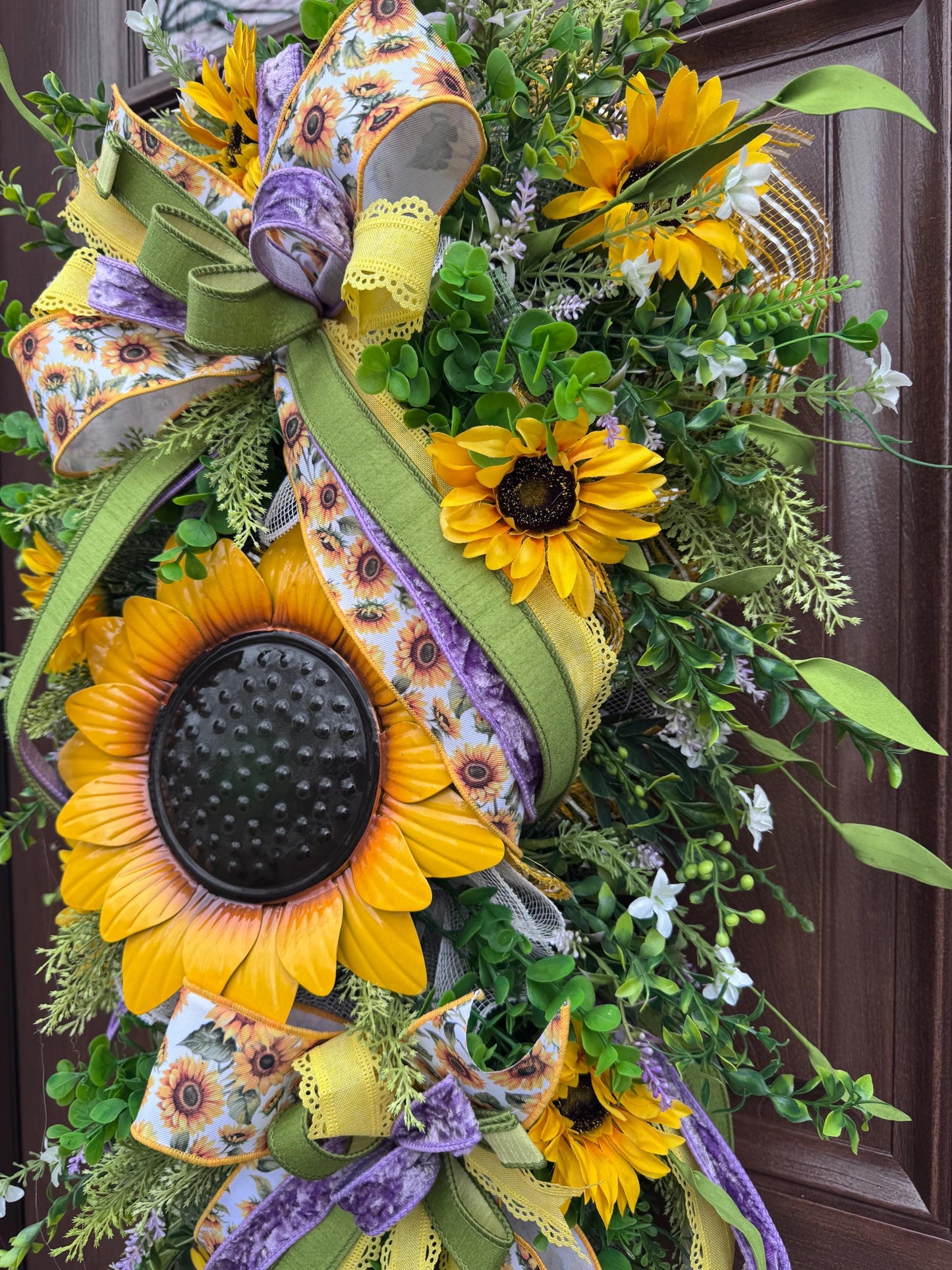 Elegant Sunflower Swag Wreath for Front Door, Sunflower Home Decor for Outdoor Porch or Indoor Office Wall Hanging, Rustic Sunflower Wreath