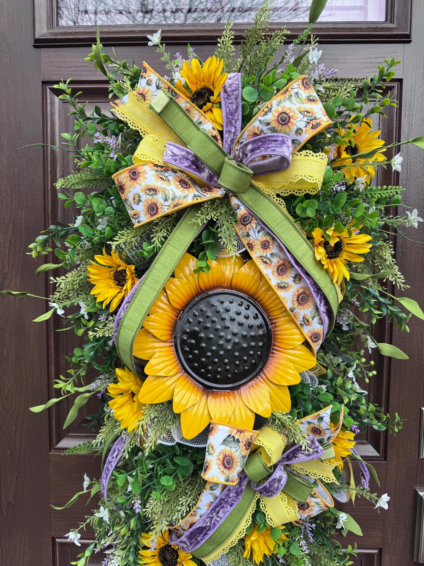 Elegant Sunflower Swag Wreath for Front Door, Sunflower Home Decor for Outdoor Porch or Indoor Office Wall Hanging, Rustic Sunflower Wreath