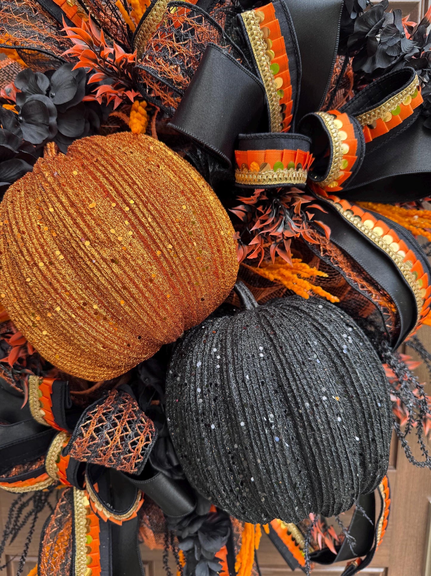 Elegant Halloween Pumpkin Wreath for Front Door, Glitzy Pumpkin Fall Door Decor for Indoor Porch, Glam Fall Home Decor