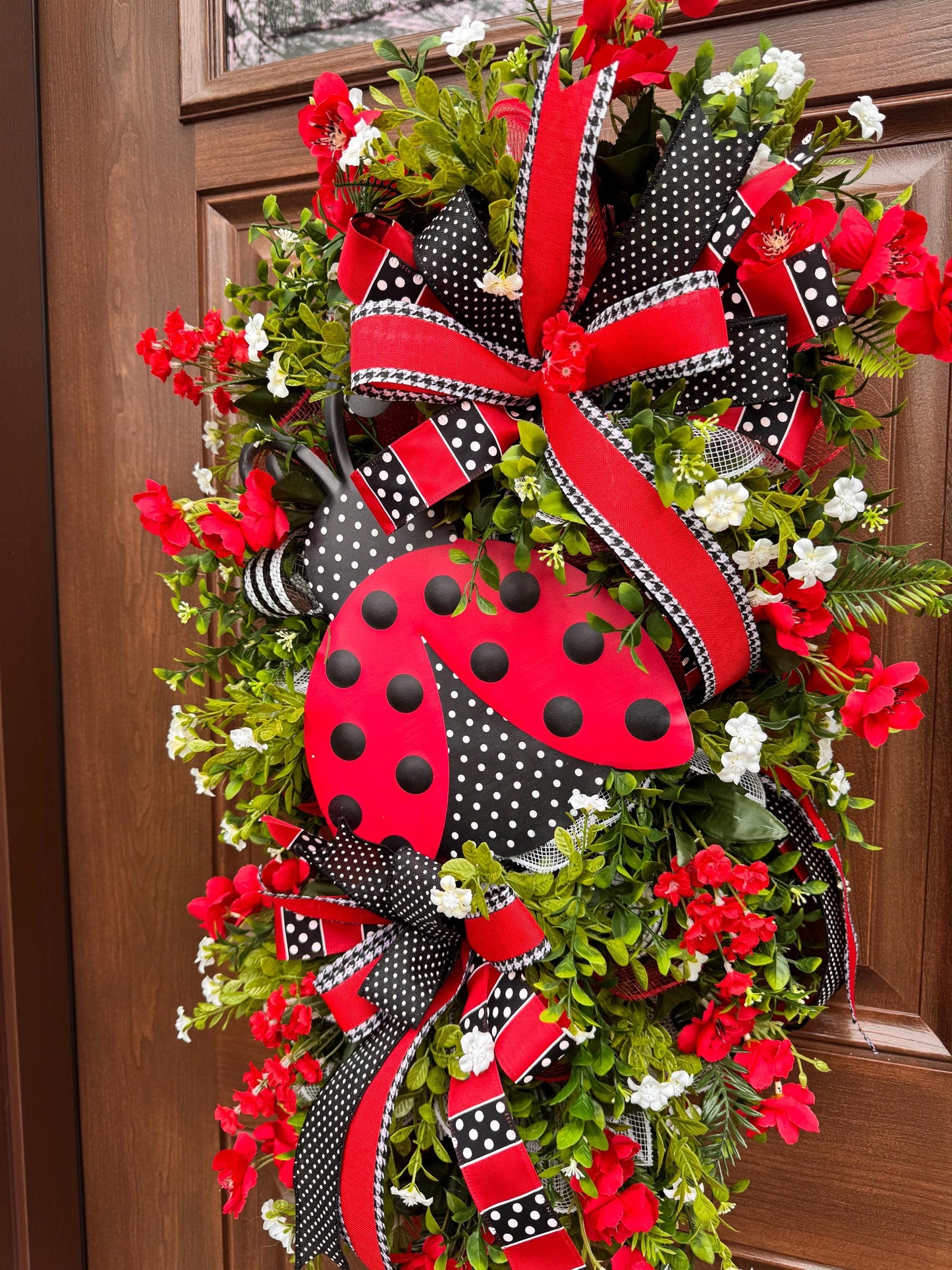 Ladybug Wreath, Red Black Spring Wreath, Summer Front Door Decor, Ladybug Door Hanger, Farmhouse Porch Wreath