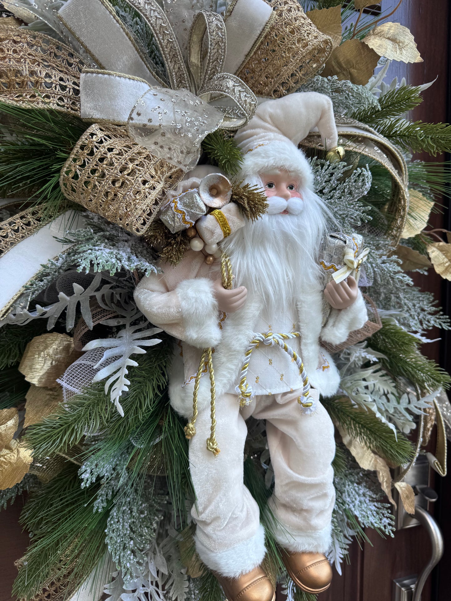Elegant Santa Christmas Swag Wreath – White & Gold Holiday Door Decor
