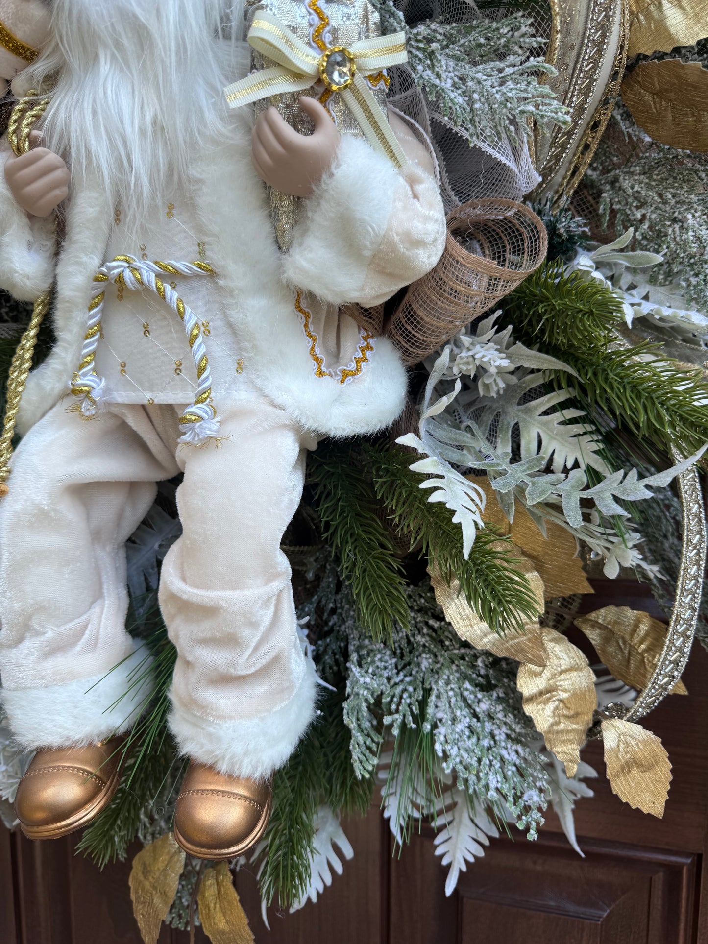 Elegant Santa Christmas Swag Wreath – White & Gold Holiday Door Decor