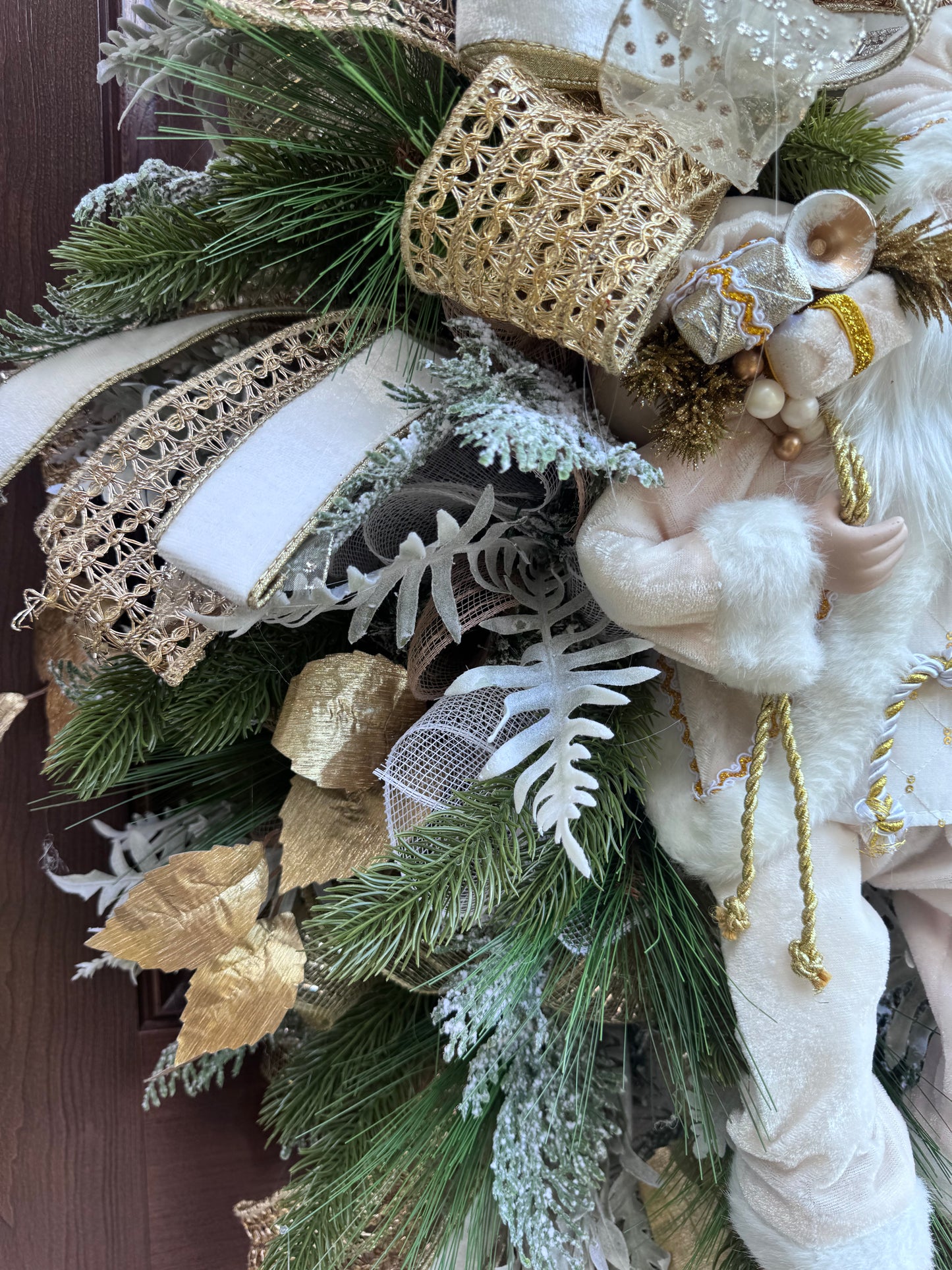Elegant Santa Christmas Swag Wreath – White & Gold Holiday Door Decor