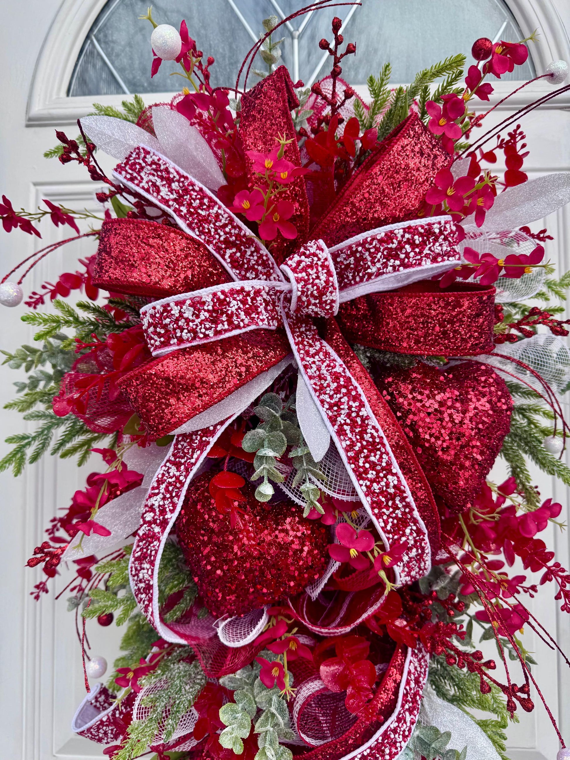 Elegant Valentines Day Swag Wreath for Door, Glam Red Heart Wreath Home Decor, Red and White Valentine Wall Hanger