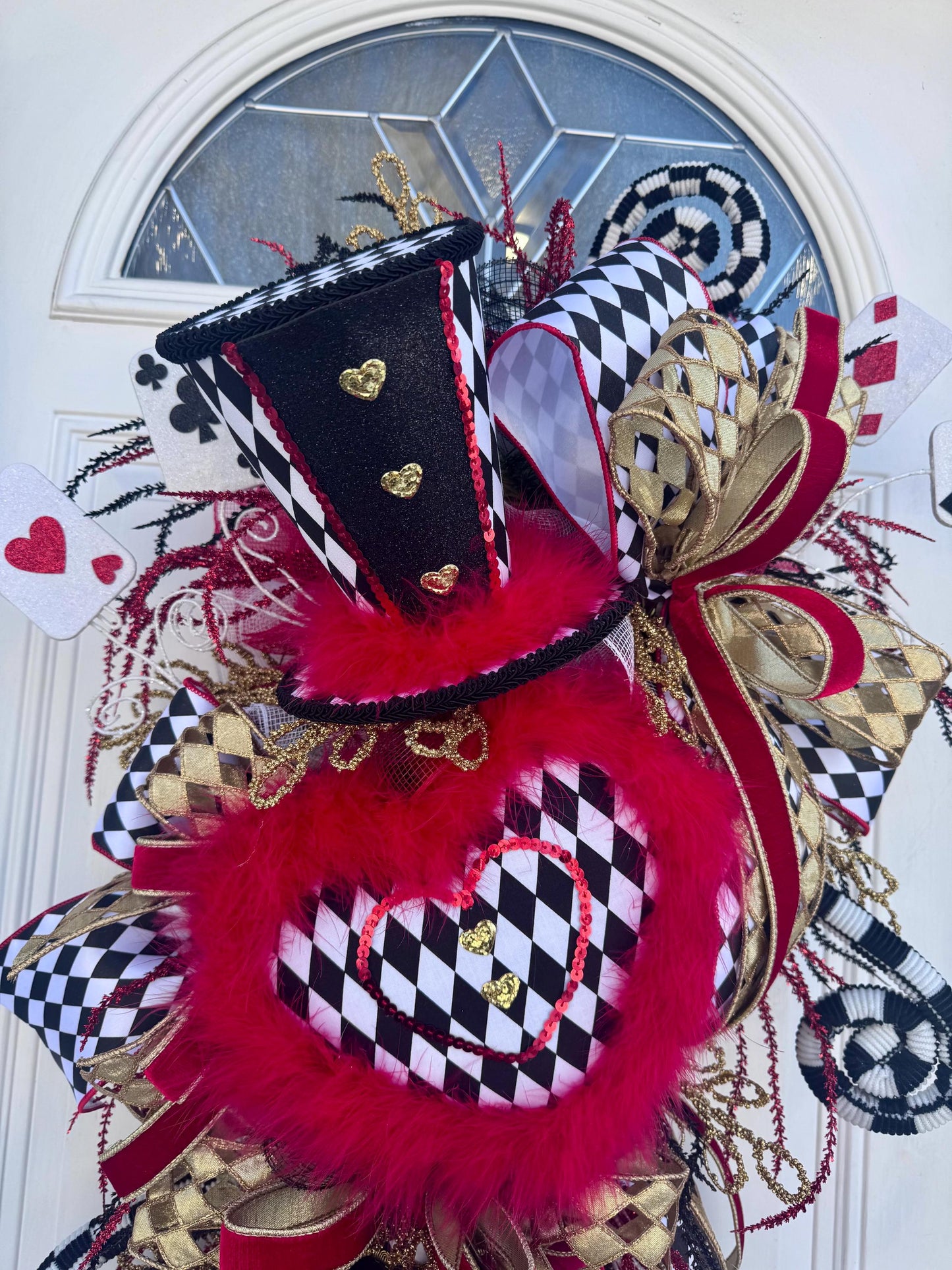 XXL Queen of Hearts Valentine Wreath for Front Door, Luxury Wreath, Valentines Day Heart Home Decor for Porch or Indoor Office