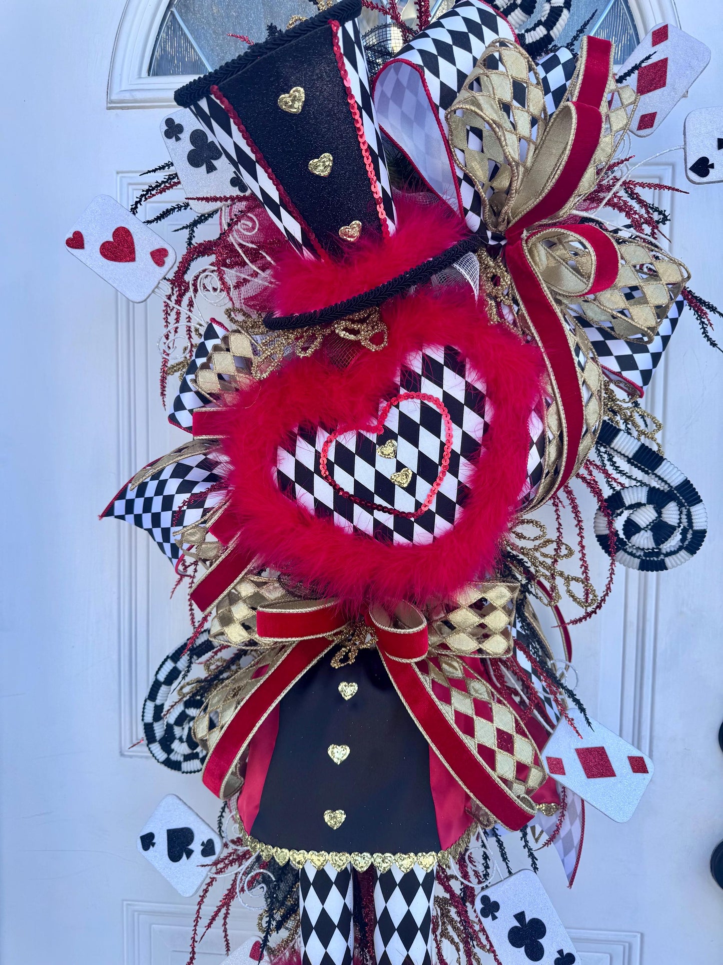 XXL Queen of Hearts Valentine Wreath for Front Door, Luxury Wreath, Valentines Day Heart Home Decor for Porch or Indoor Office