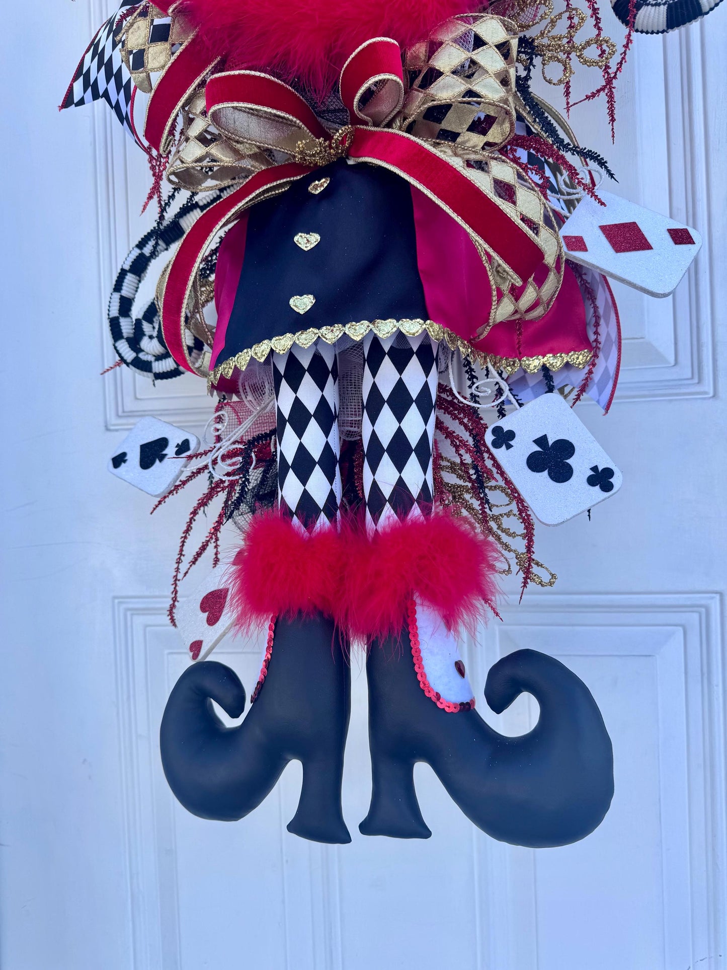 XXL Queen of Hearts Valentine Wreath for Front Door, Luxury Wreath, Valentines Day Heart Home Decor for Porch or Indoor Office
