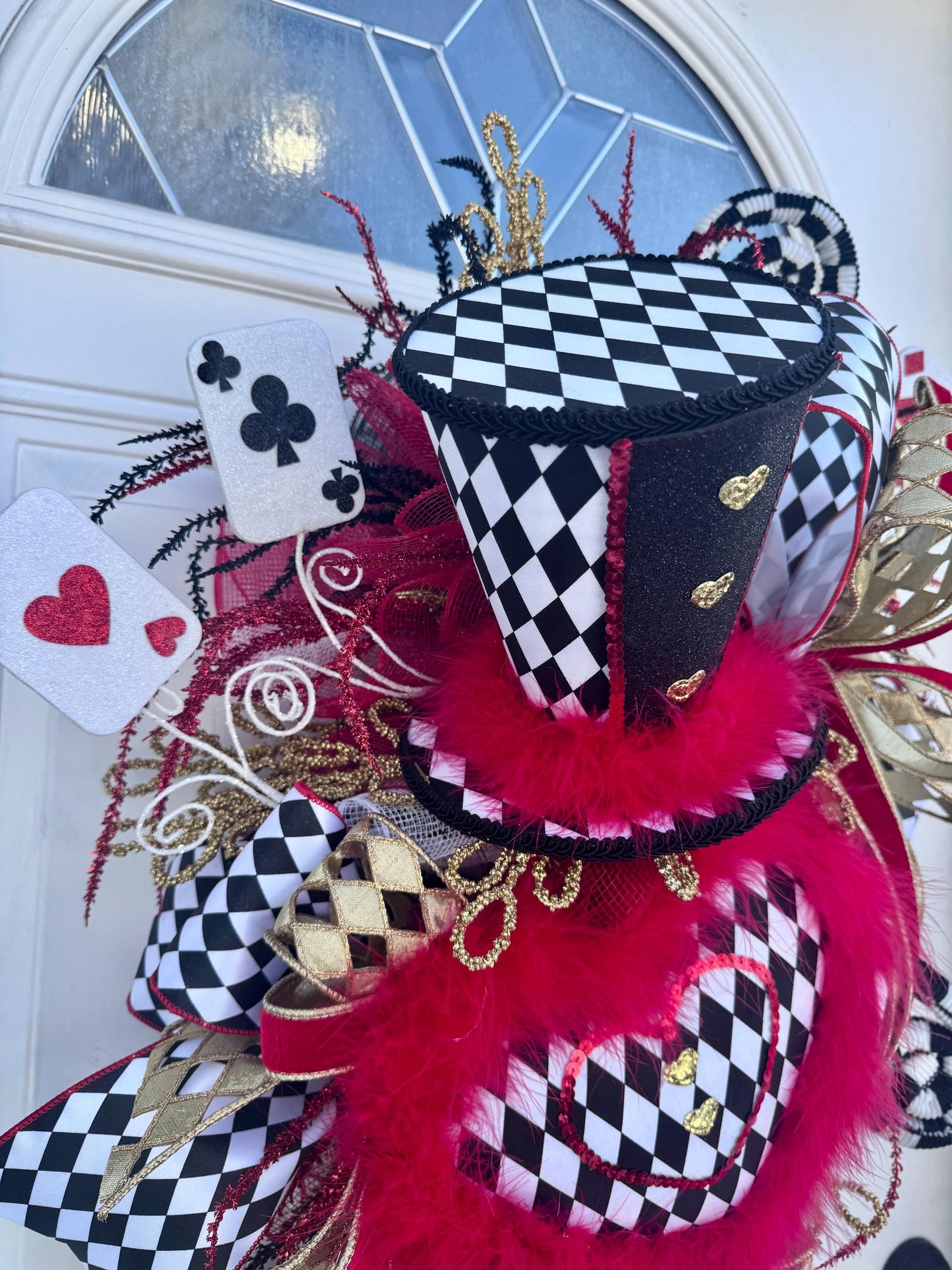 XXL Queen of Hearts Valentine Wreath for Front Door, Luxury Wreath, Valentines Day Heart Home Decor for Porch or Indoor Office