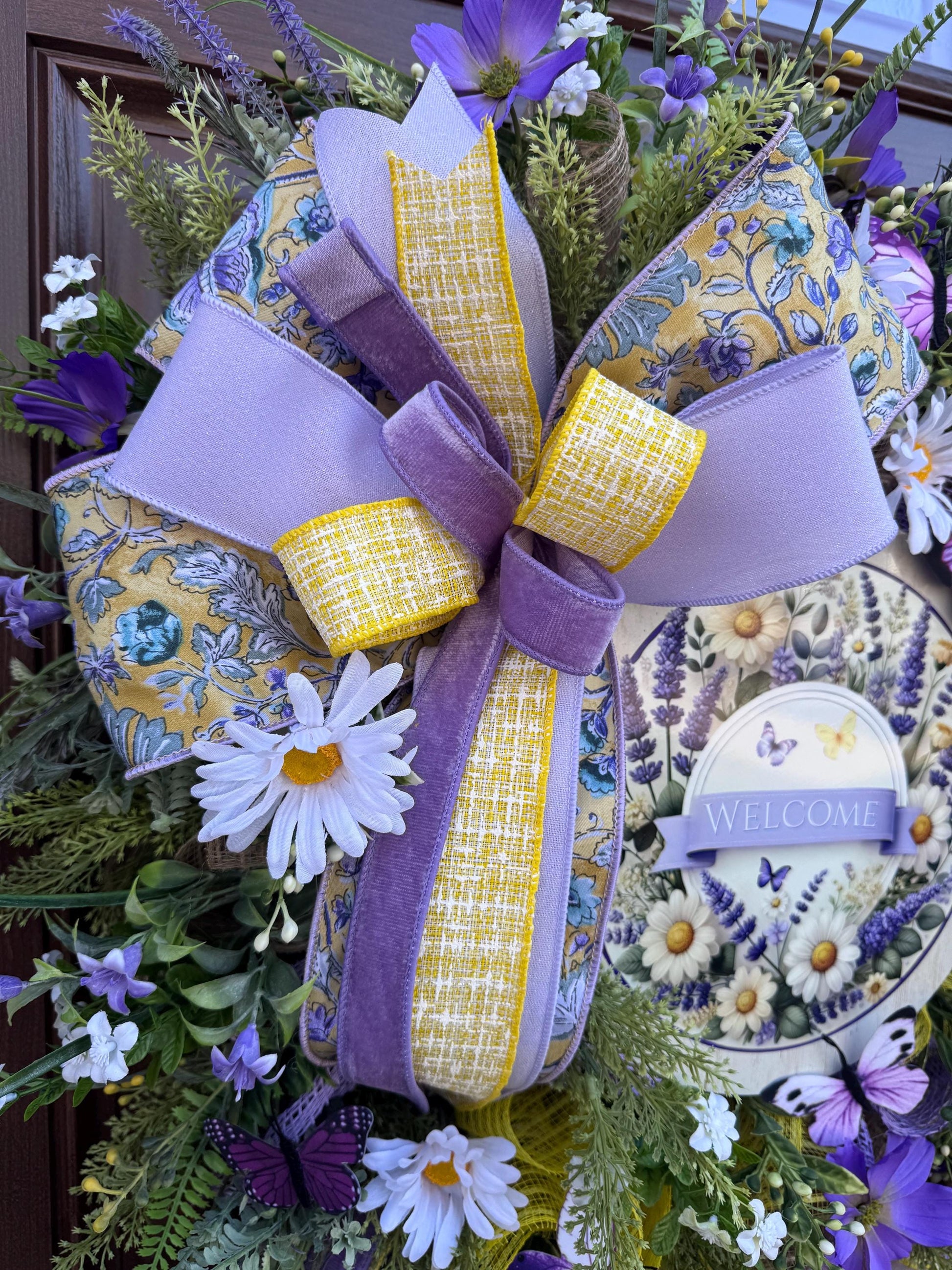 Spring Welcome Wreath for Front Door, Lavender Daisy Butterfly Wreath, Outdoor Porch Floral Wall Hanging Decor, Summer Home Decor Accent