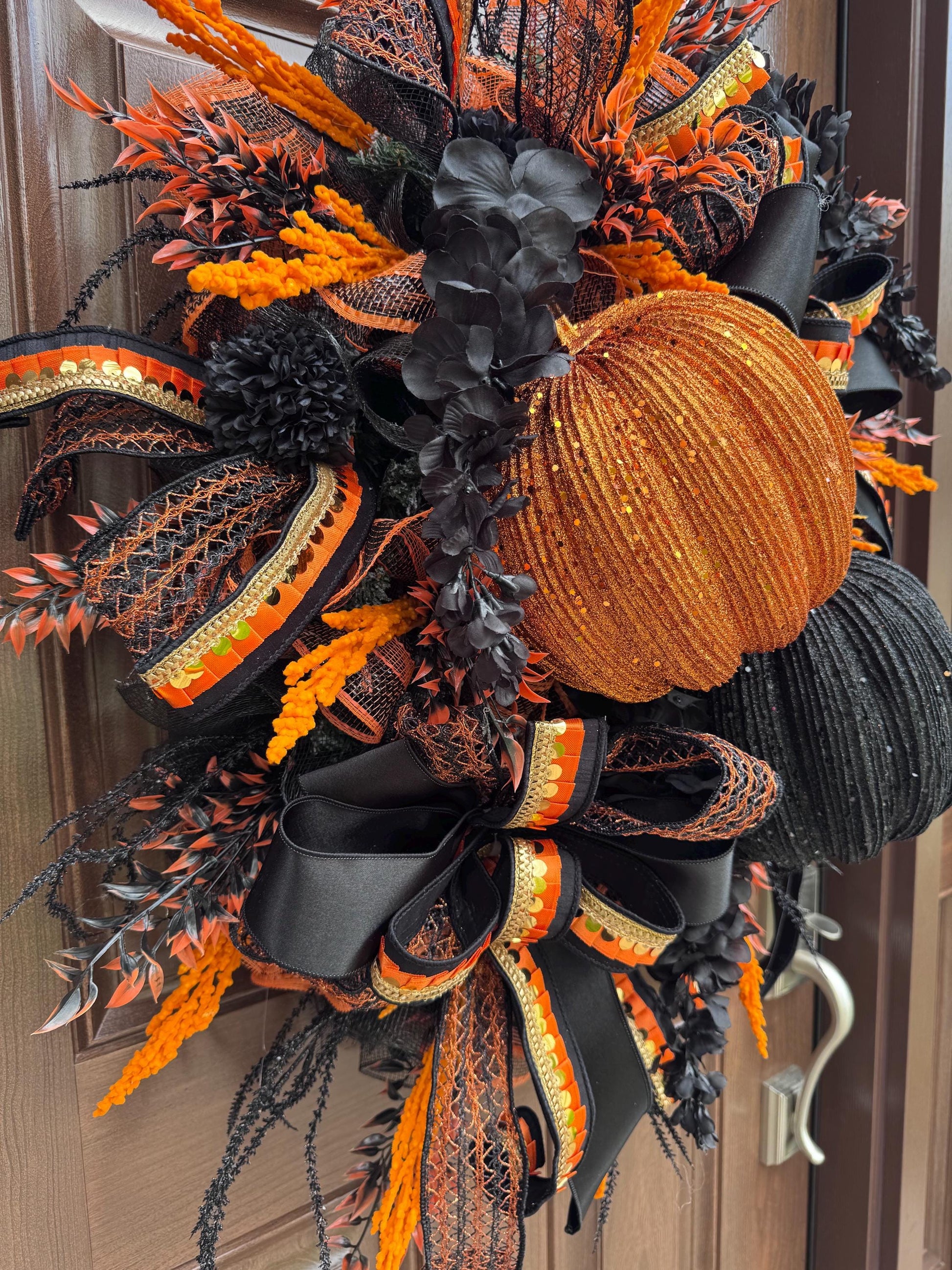 Elegant Halloween Pumpkin Wreath for Front Door, Glitzy Pumpkin Fall Door Decor for Indoor Porch, Glam Fall Home Decor