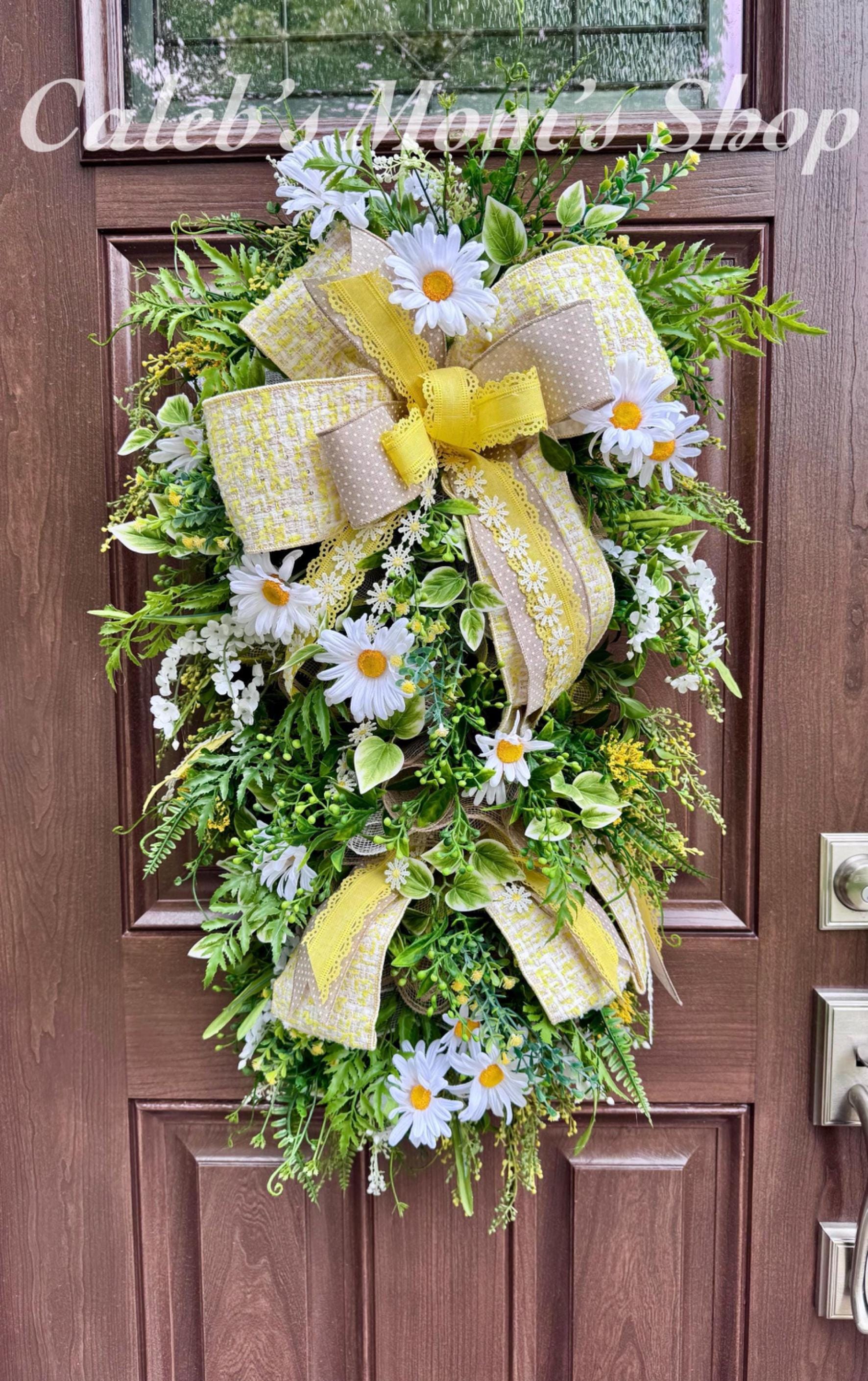 Daisy Door Swag with Elegant Ribbons, Summer Floral Themed Entryway Décor Floral Door Hanger for Outdoor Porch or Indoor Office Wall Hanger