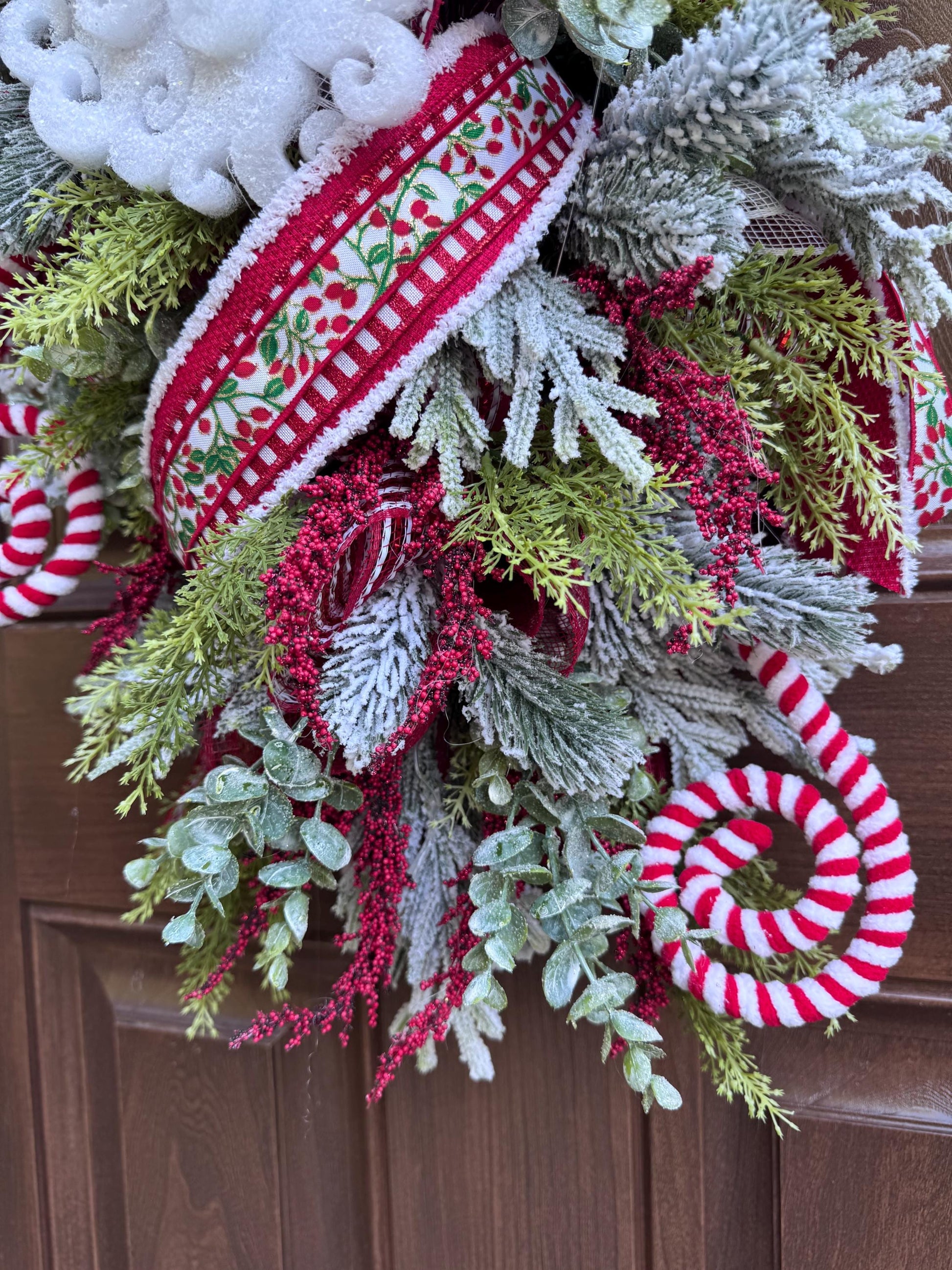 Santa Wreath for Front Door Elegant Traditional Christmas Home Decor for Outdoor Porch or Indoor Office Wall Hanger Holiday Entry