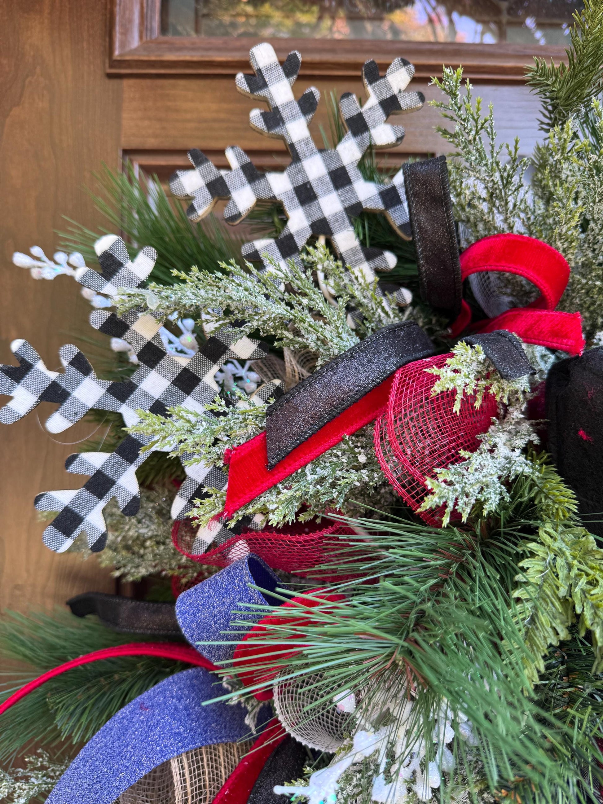 Snowman Christmas Wreath for Front Door, Winter Holiday Wreath with Top Hat, Farmhouse Christmas Decor, Snowman Wreath, Holiday Door Decor