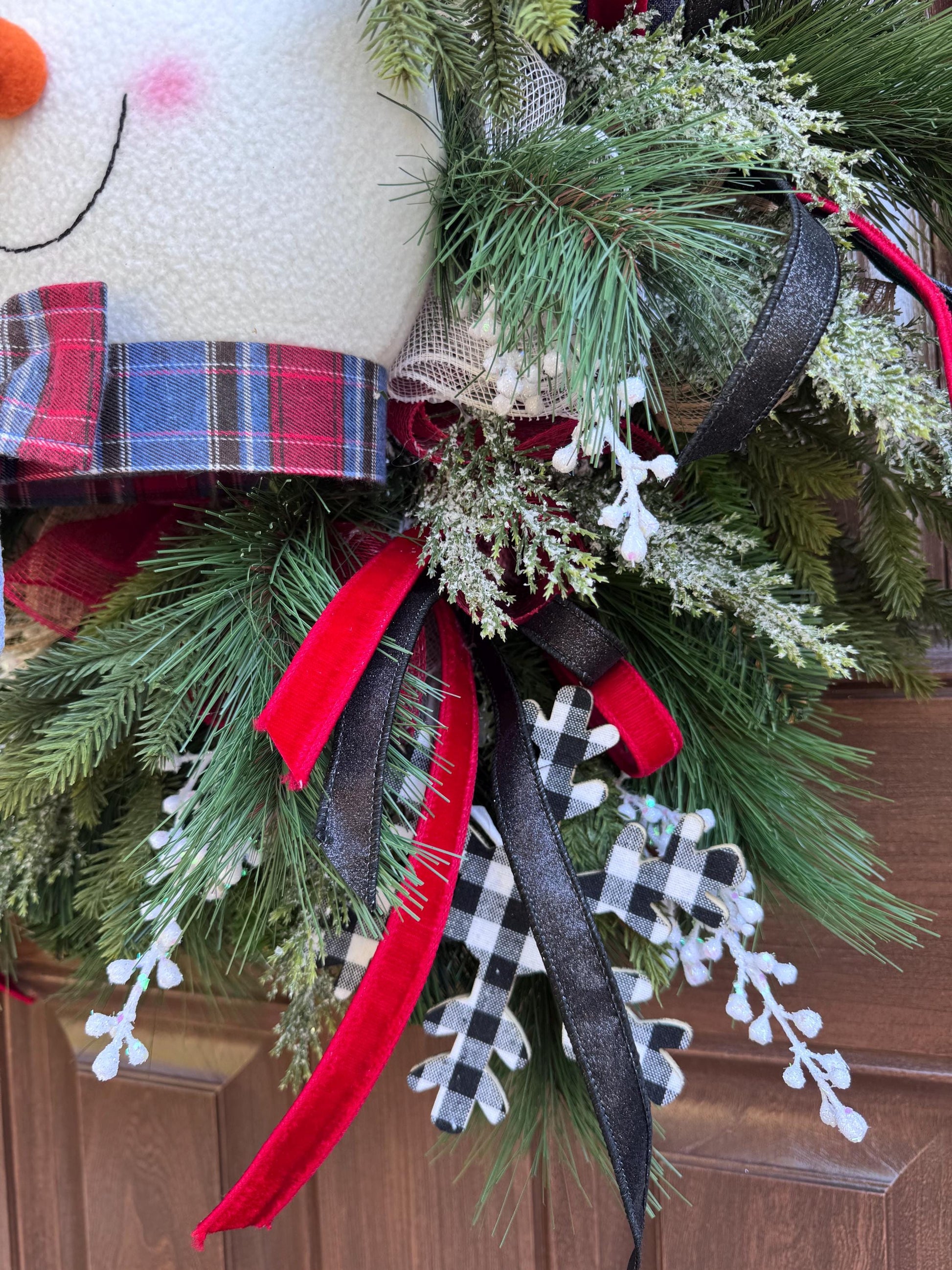 Snowman Christmas Wreath for Front Door, Winter Holiday Wreath with Top Hat, Farmhouse Christmas Decor, Snowman Wreath, Holiday Door Decor