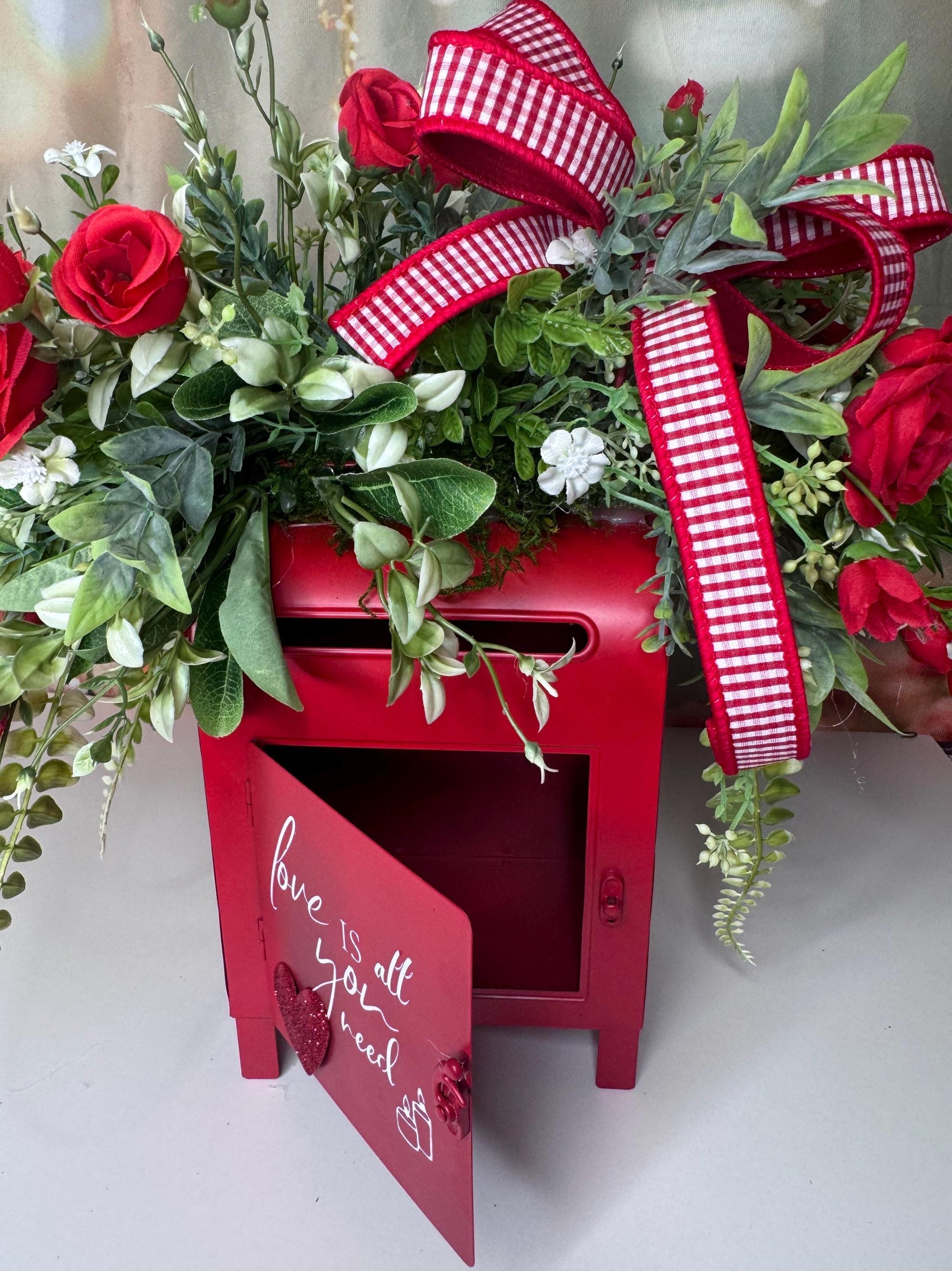 Romantic Valentine’s Floral Arrangement | Red Mailbox Valentine Decor | Handmade Home Decor