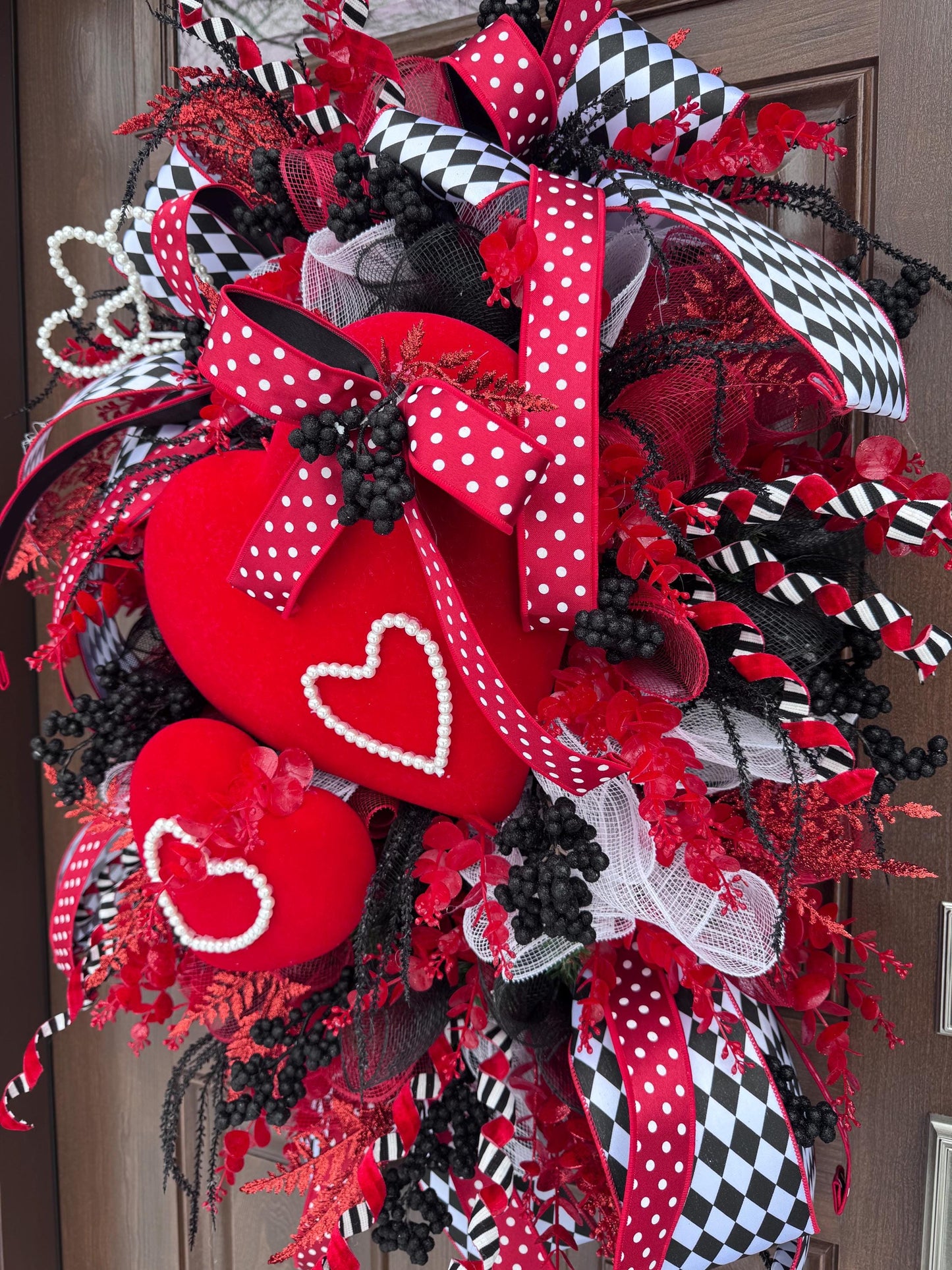 Valentine’s Day Wreath for Front Door, Red Heart Love Decor with Polka Dot Bows, Black and White Check Wreath, Romantic Gift