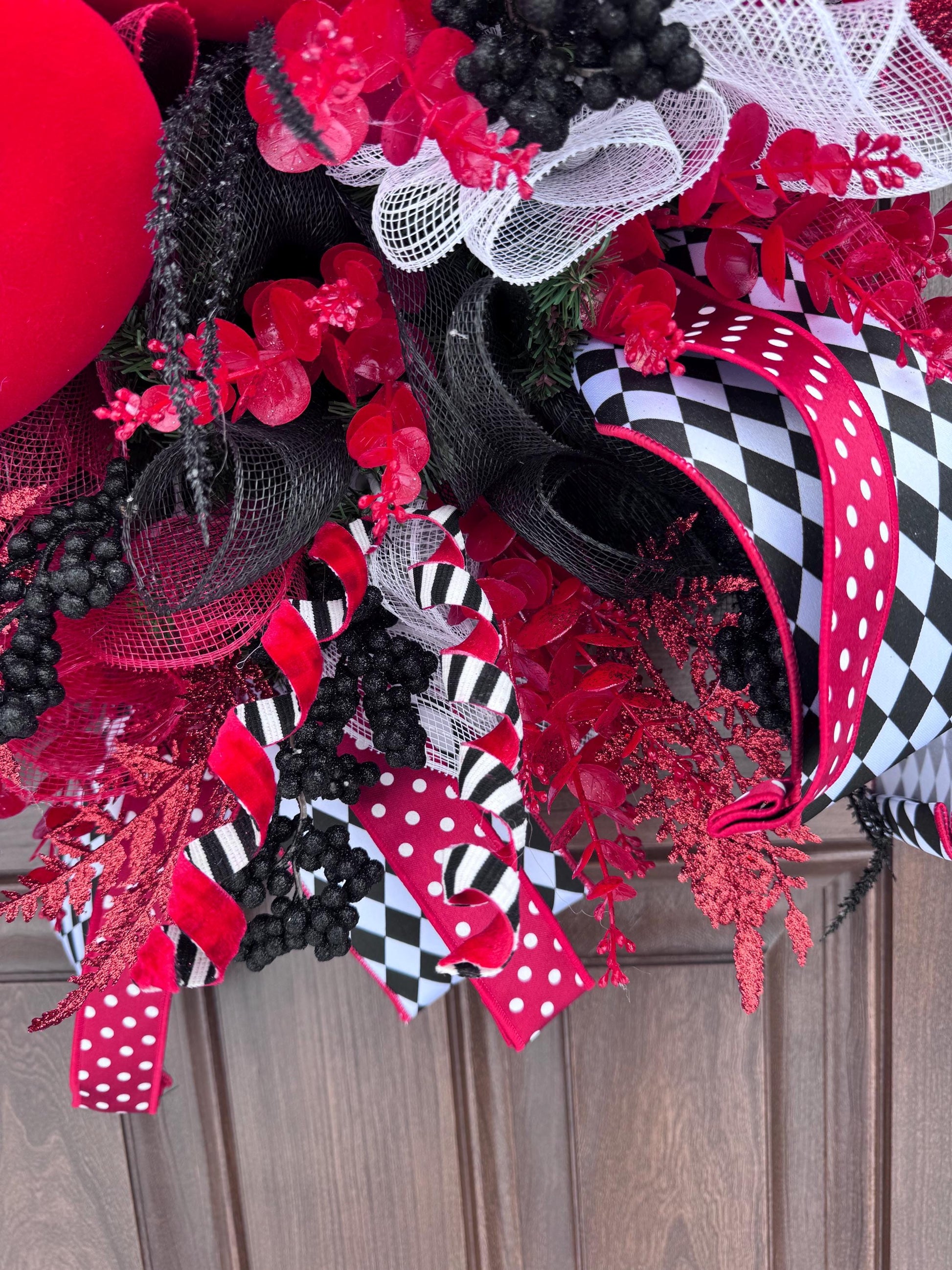 Valentine’s Day Wreath for Front Door, Red Heart Love Decor with Polka Dot Bows, Black and White Check Wreath, Romantic Gift