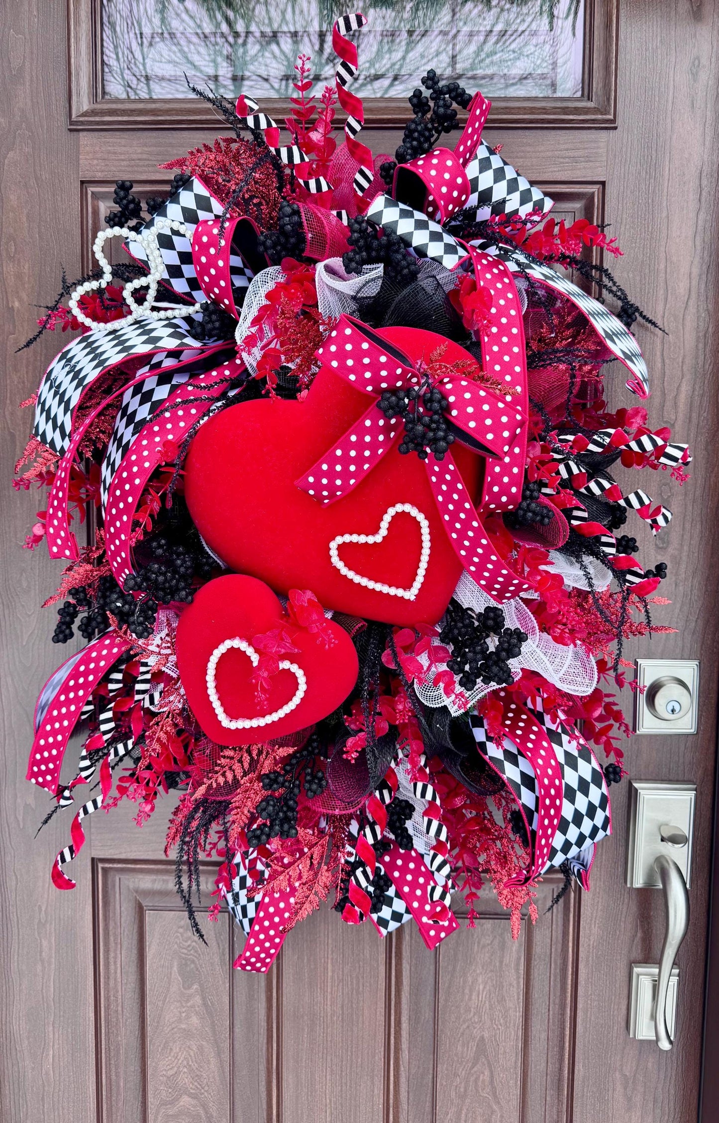Valentine’s Day Wreath for Front Door, Red Heart Love Decor with Polka Dot Bows, Black and White Check Wreath, Romantic Gift