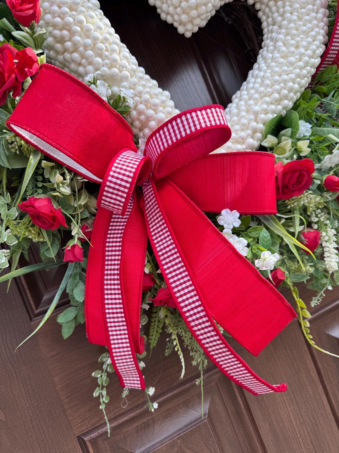 Heart Shaped Pearl Wreath with Red Roses, Spring Front Door Decor, Romantic Valentine Wreath, Floral Wreath for Wedding