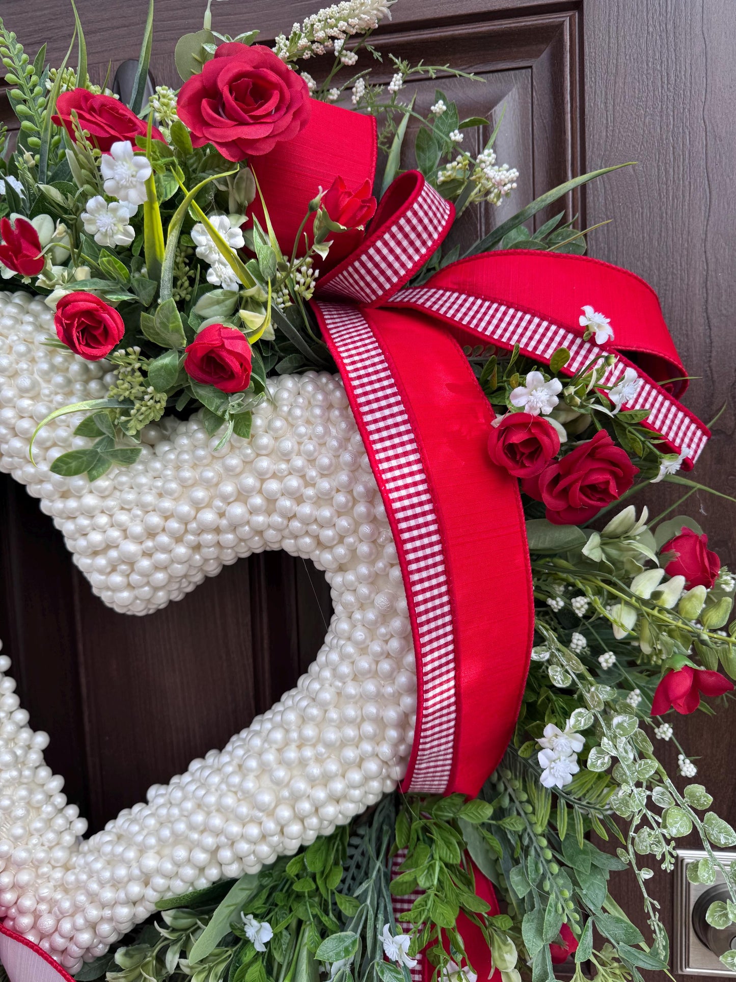 Heart Shaped Pearl Wreath with Red Roses, Spring Front Door Decor, Romantic Valentine Wreath, Floral Wreath for Wedding