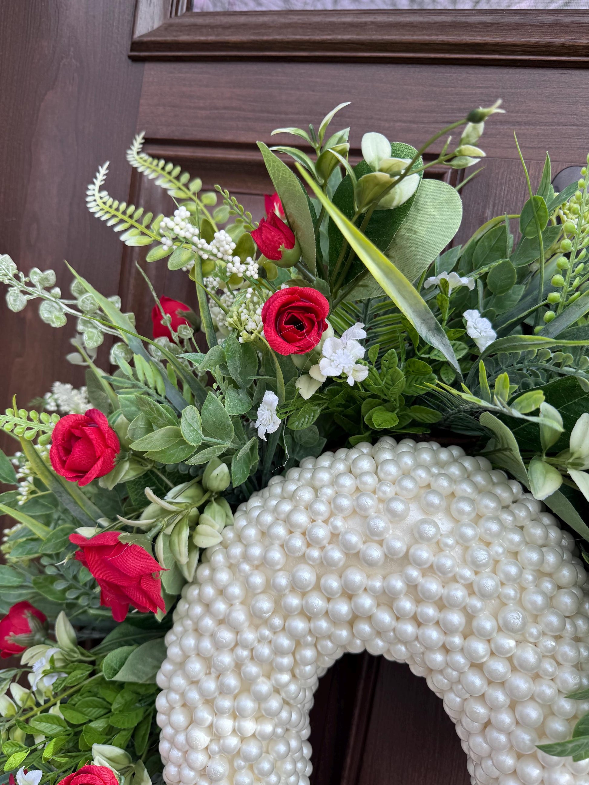 Heart Shaped Pearl Wreath with Red Roses, Spring Front Door Decor, Romantic Valentine Wreath, Floral Wreath for Wedding