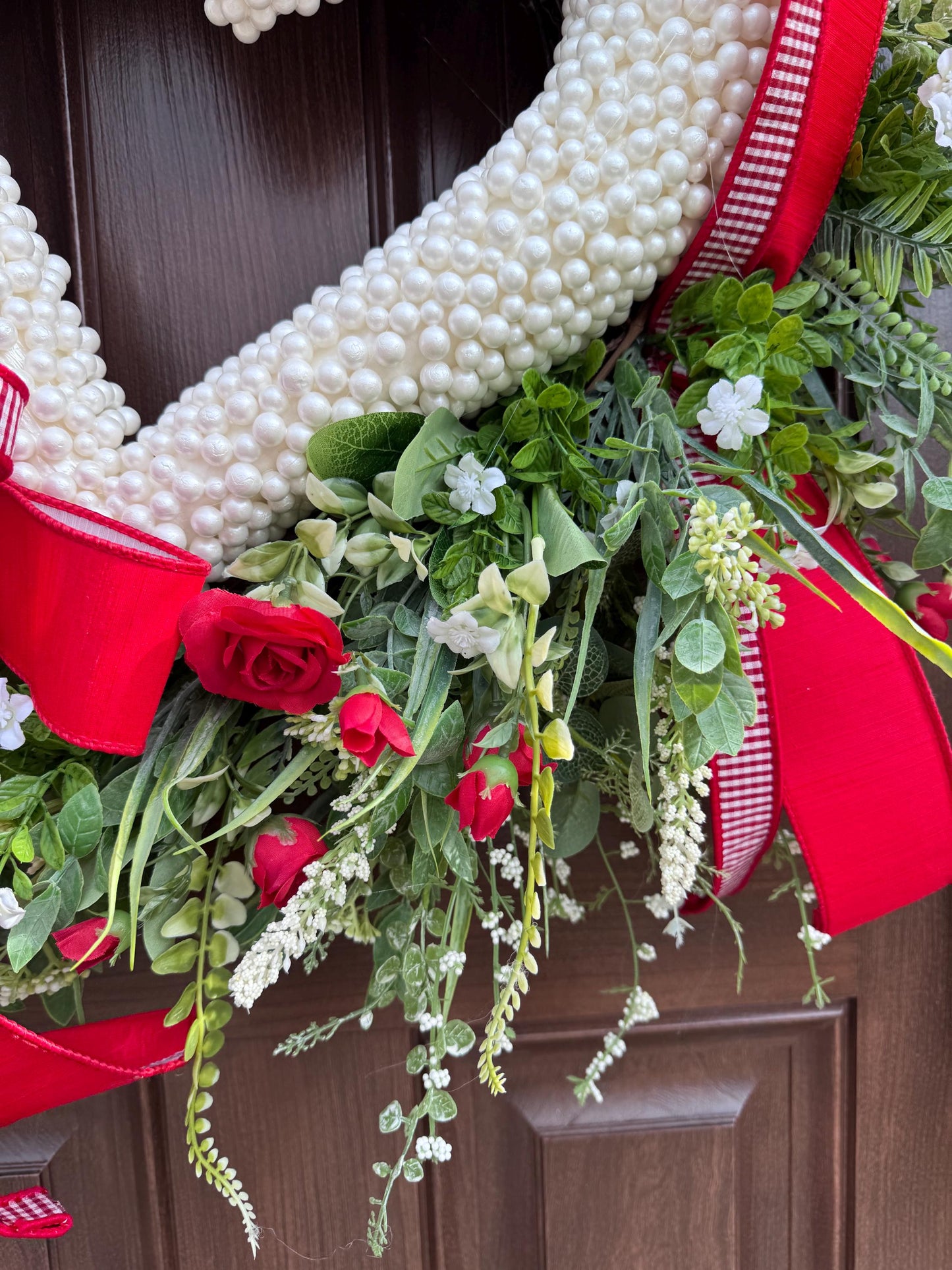 Heart Shaped Pearl Wreath with Red Roses, Spring Front Door Decor, Romantic Valentine Wreath, Floral Wreath for Wedding