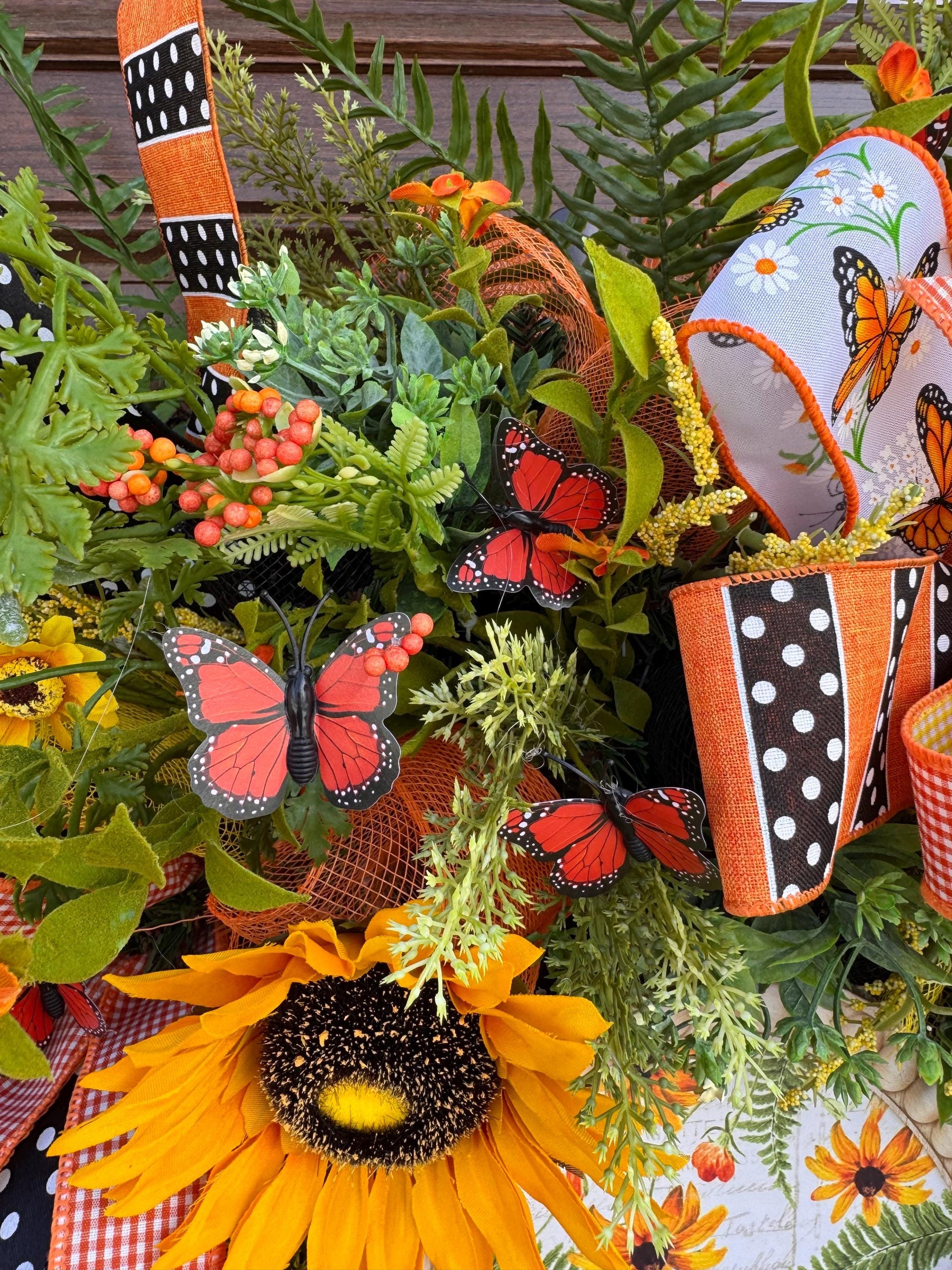 Monarch Butterfly Wreath, Spring Home Decor for Outdoor Porch, Floral Butterfly Decor, Everyday Wreath Birthday Gift for Her Mom