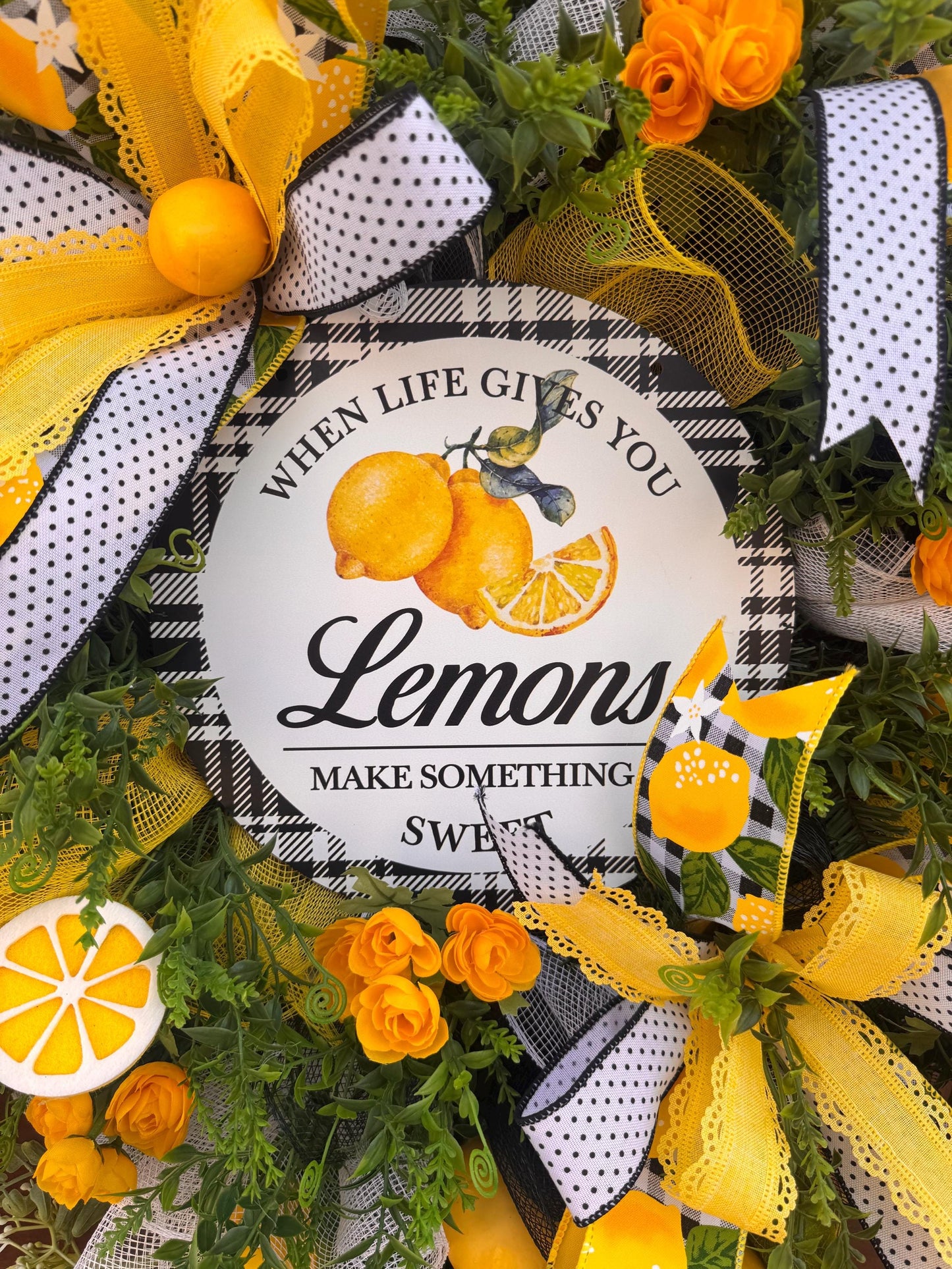 When Life Gives You Lemons Wreath – Lemon Front Door Hanger – Yellow & Black Buffalo Check Wreath – Farmhouse Summer Door Decor