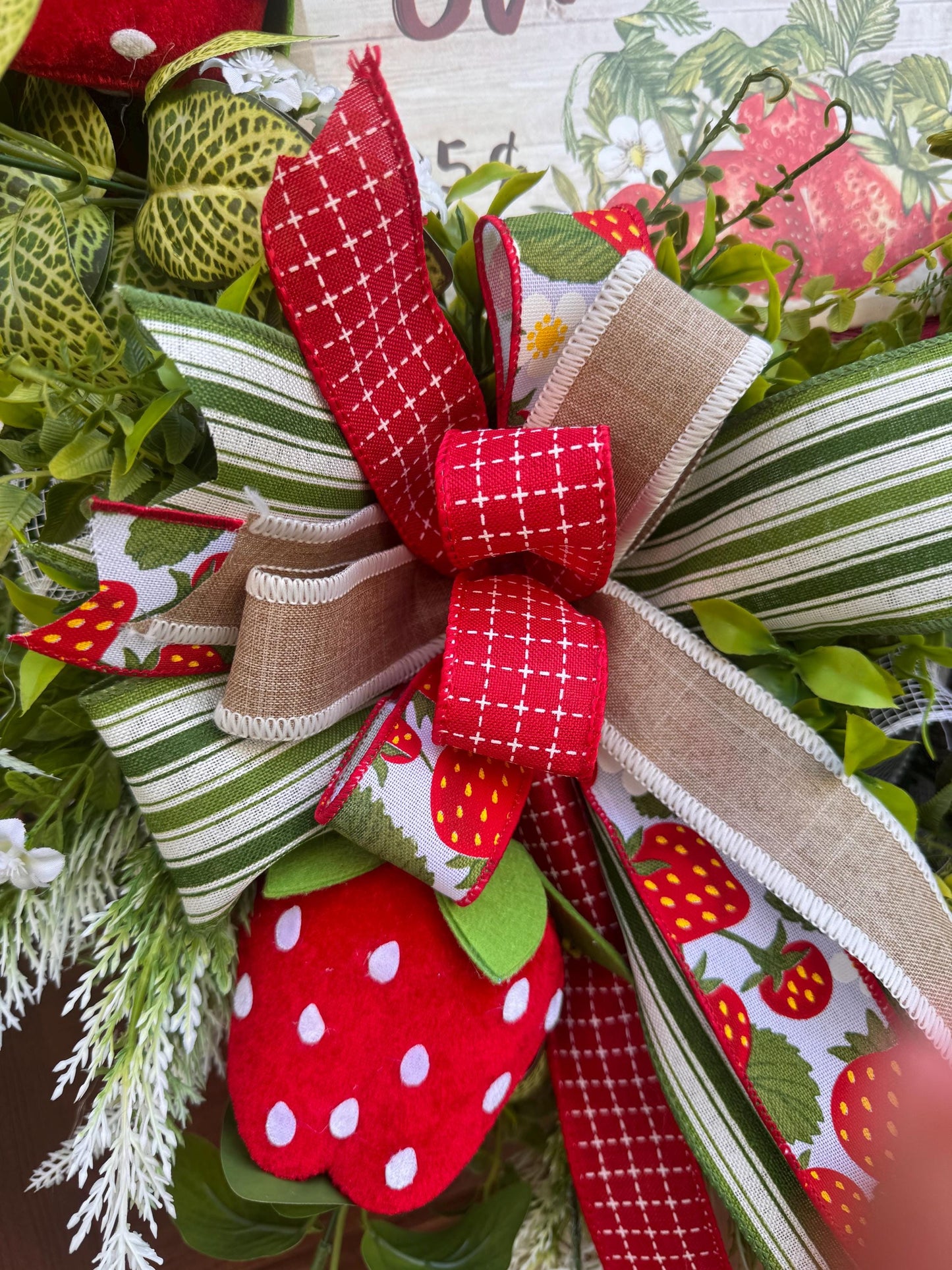 Strawberry Wreath for Front Door, Summer Fruit Wreath, Farmhouse Strawberry Decor, Sweet Juicy Berries Wreath, Handmade Door Hanger