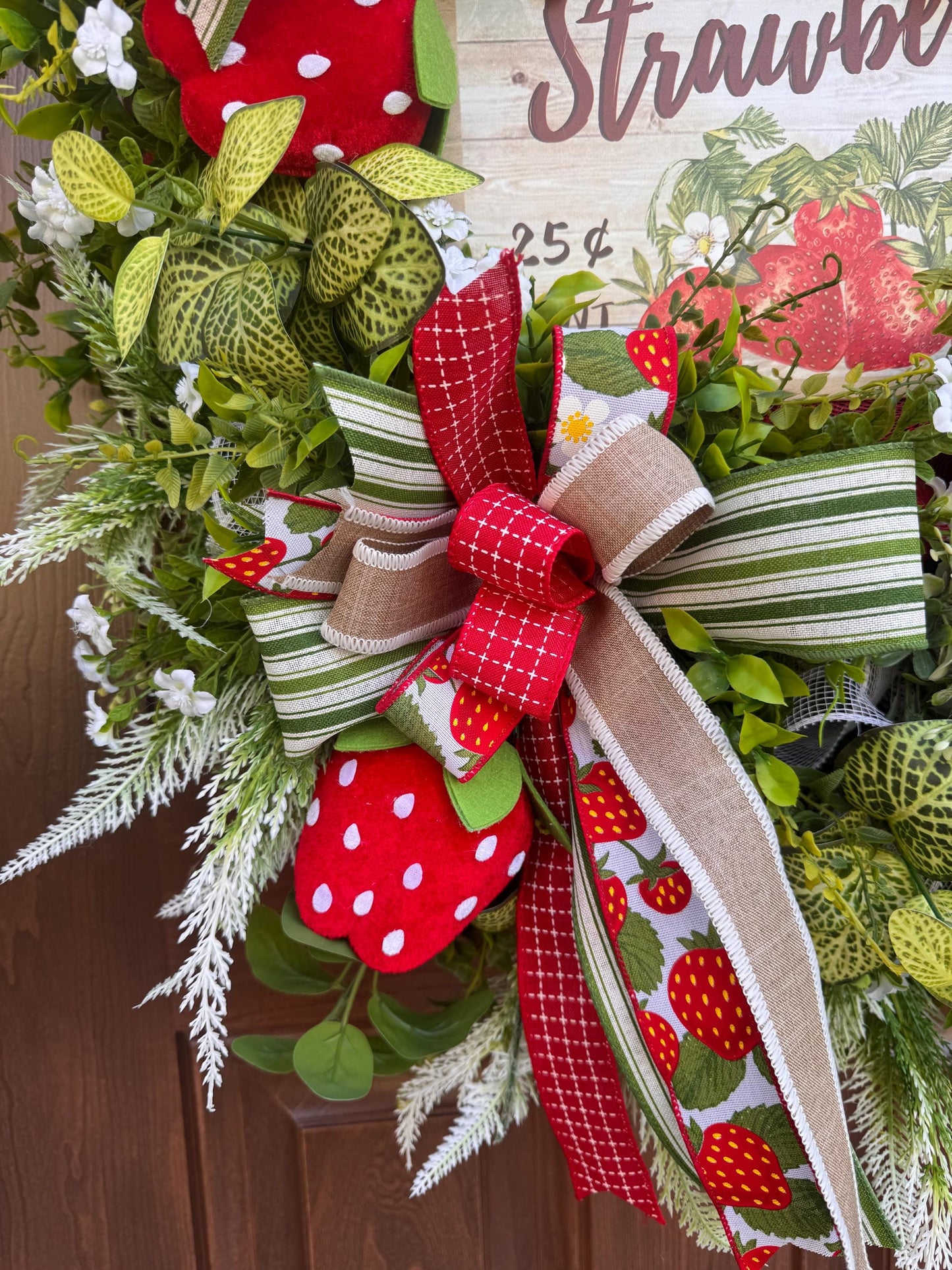 Strawberry Wreath for Front Door, Summer Fruit Wreath, Farmhouse Strawberry Decor, Sweet Juicy Berries Wreath, Handmade Door Hanger
