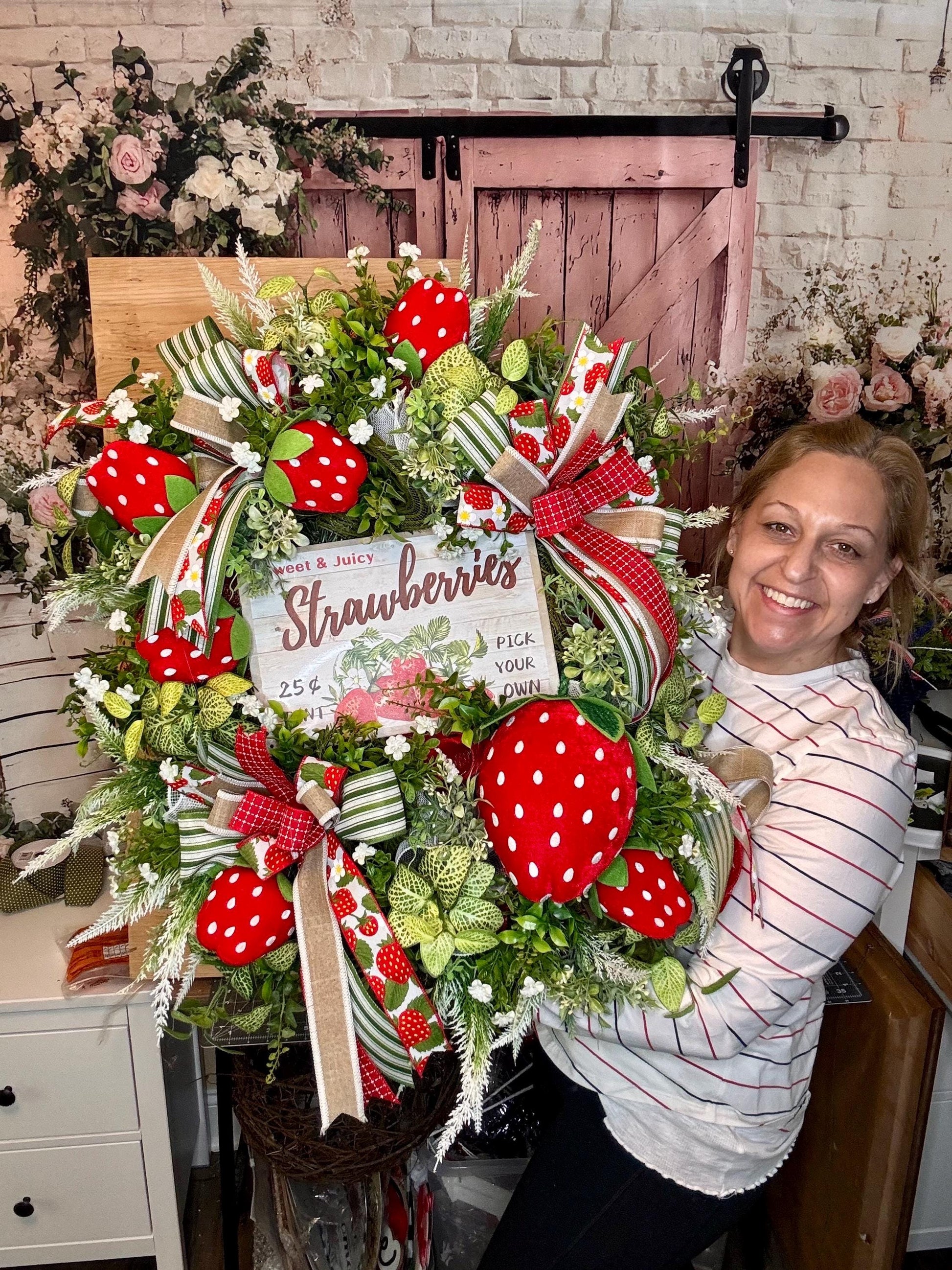 Strawberry Wreath for Front Door, Summer Fruit Wreath, Farmhouse Strawberry Decor, Sweet Juicy Berries Wreath, Handmade Door Hanger