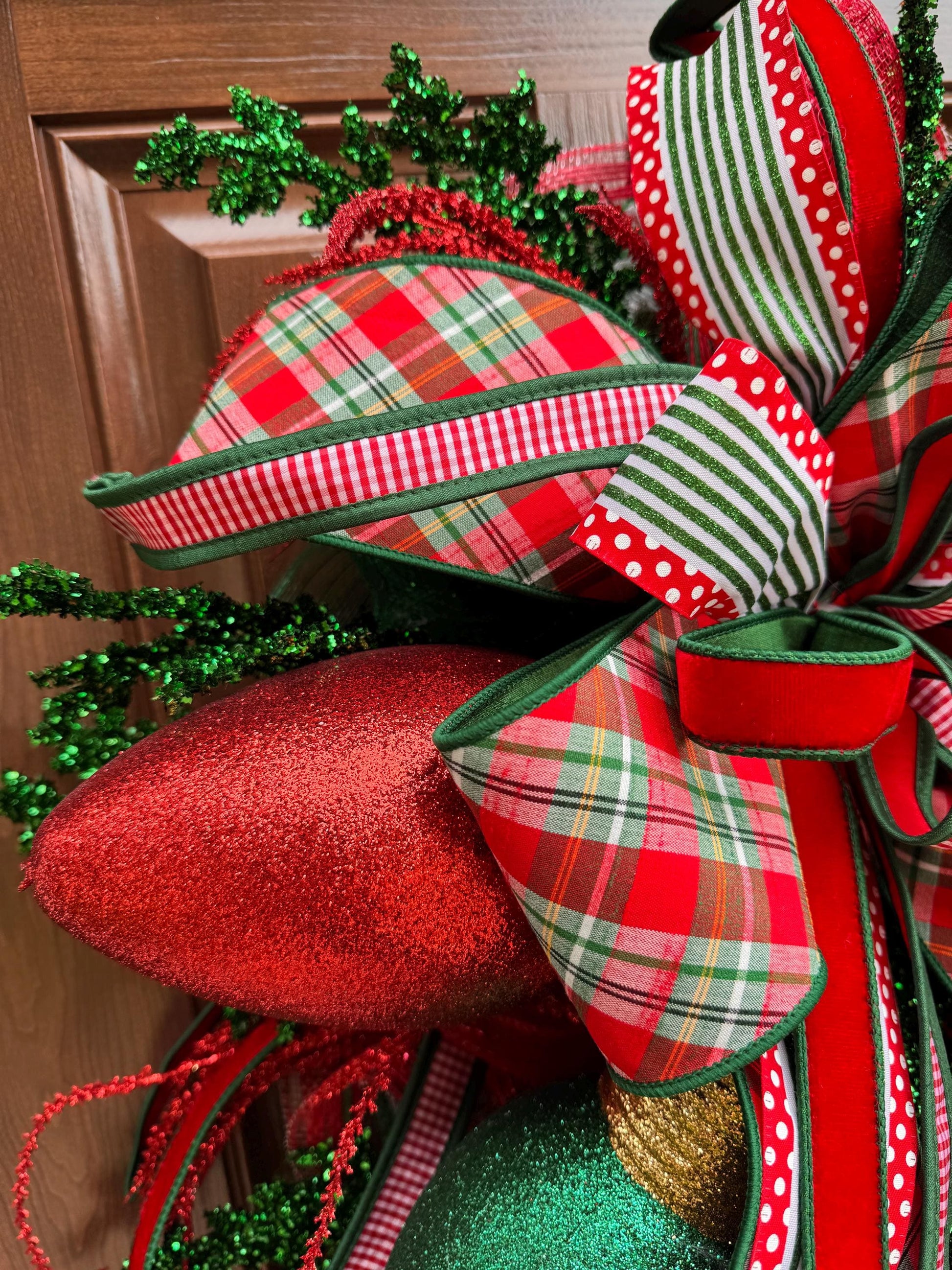 Whimsical Christmas Wreath with Glittered Lights and Ribbons – Red and Green Holiday Door Decor for Front Door, Christmas Outdoor Porch