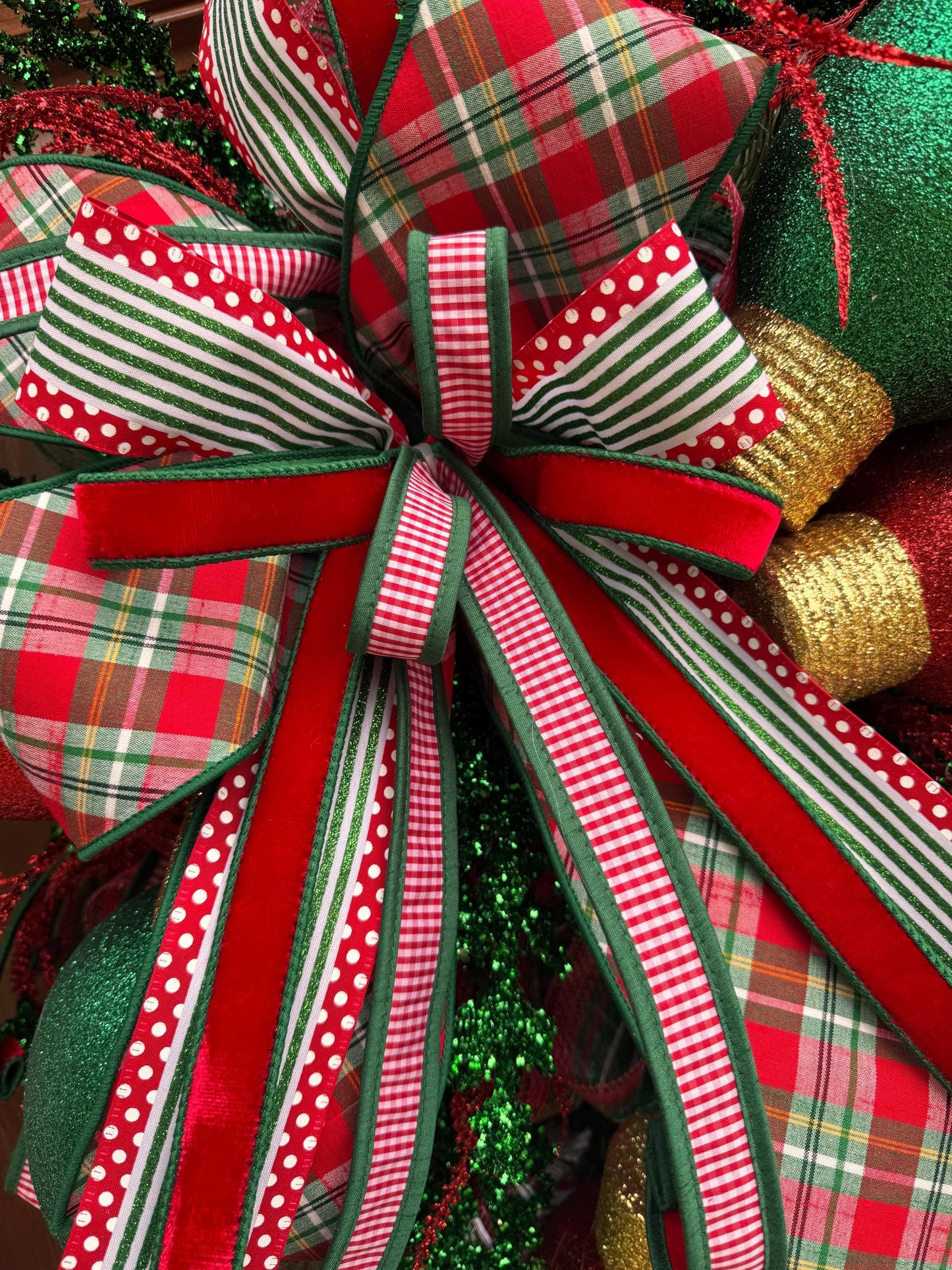 Whimsical Christmas Wreath with Glittered Lights and Ribbons – Red and Green Holiday Door Decor for Front Door, Christmas Outdoor Porch