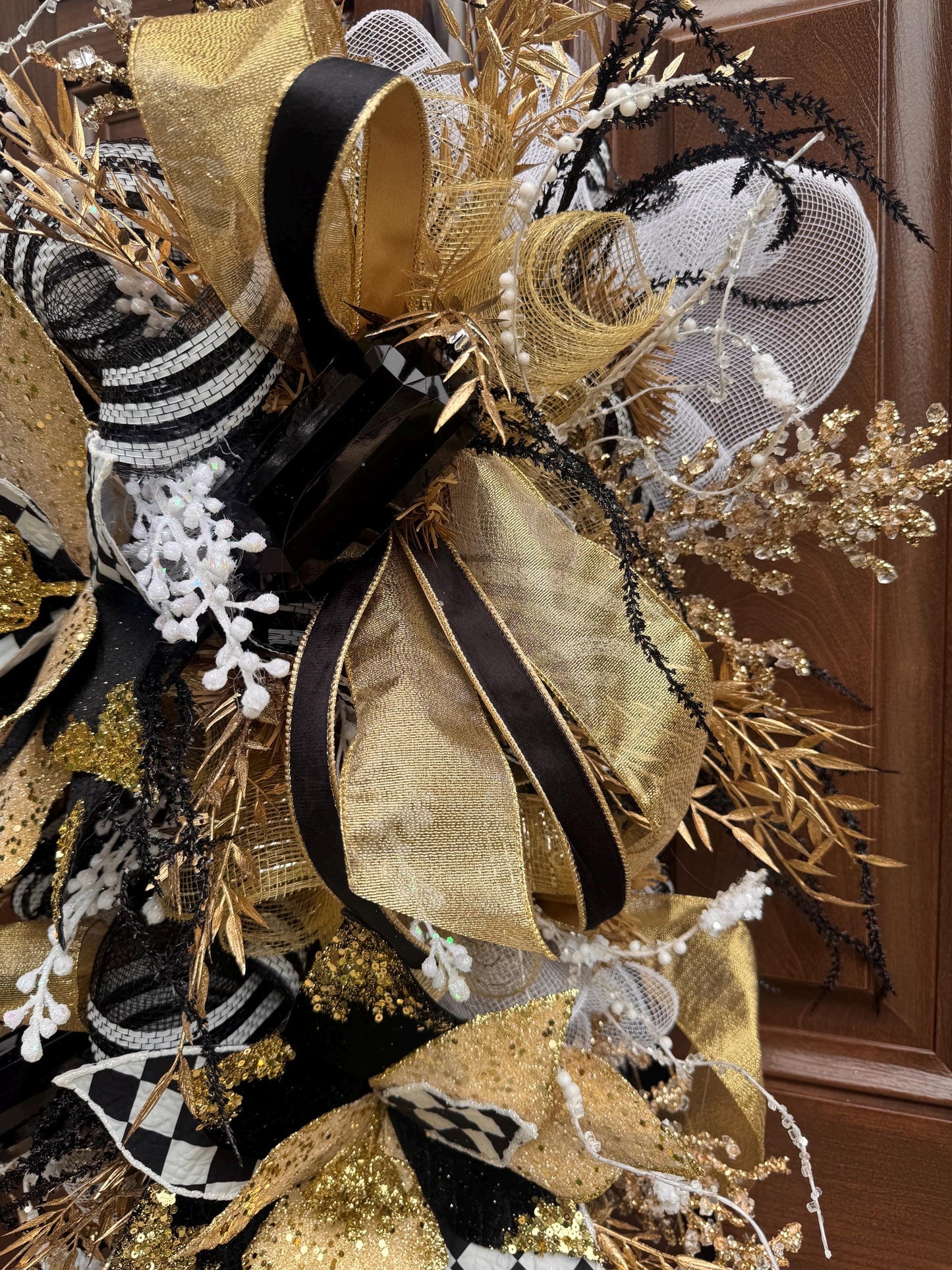 Black Gold White Christmas Swag, Luxury Christmas Door Swag, Poinsettia Christmas Wreath, Elegant Holiday Front Door Decor for Outdoor Porch