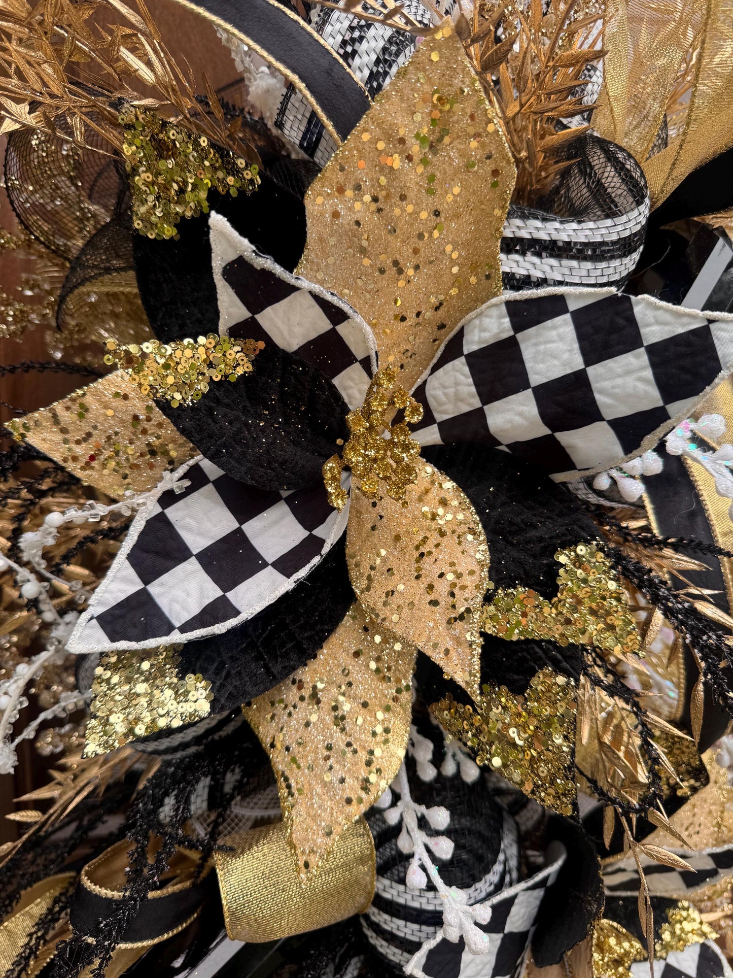 Black Gold White Christmas Swag, Luxury Christmas Door Swag, Poinsettia Christmas Wreath, Elegant Holiday Front Door Decor for Outdoor Porch