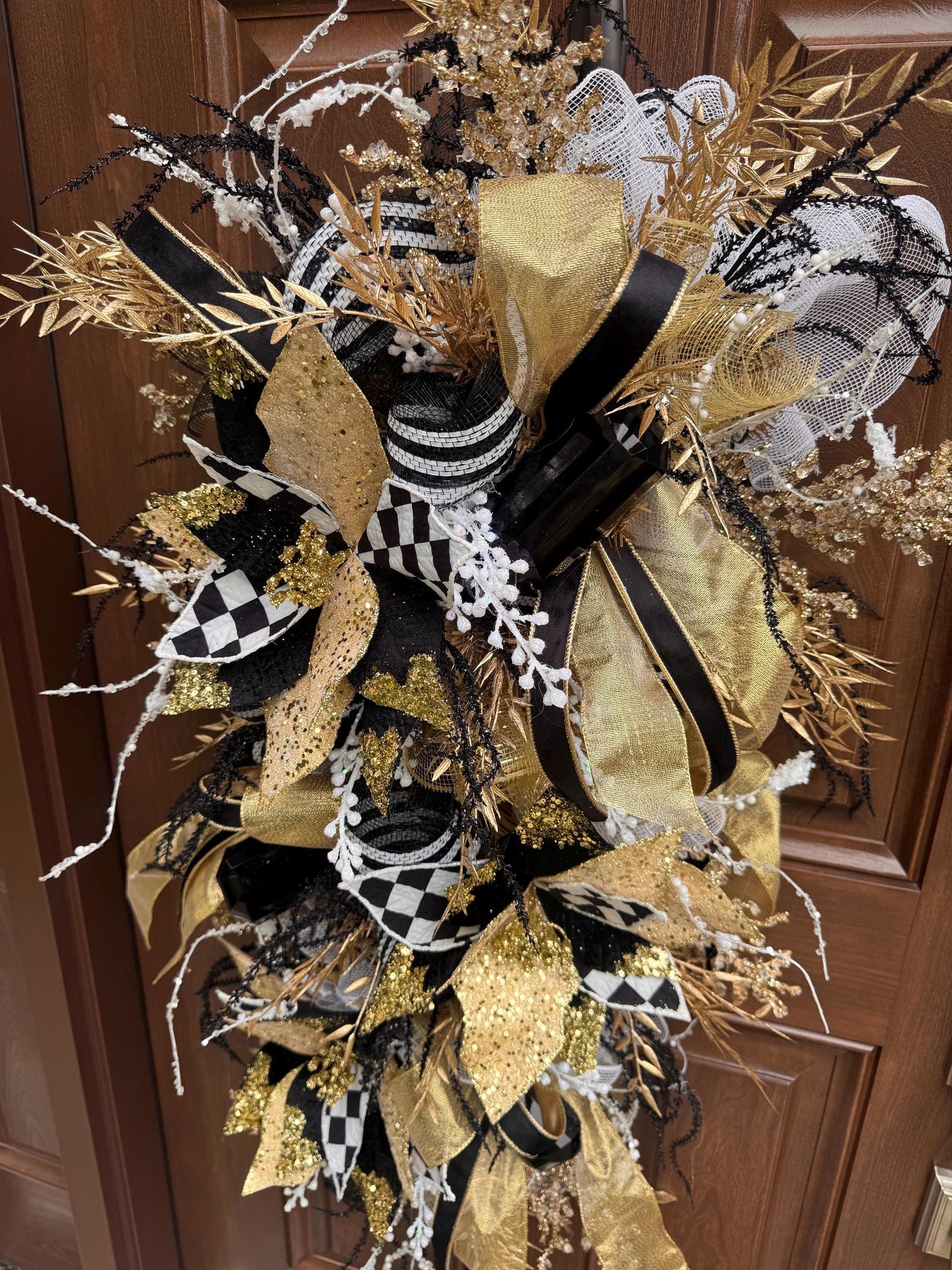 Black Gold White Christmas Swag, Luxury Christmas Door Swag, Poinsettia Christmas Wreath, Elegant Holiday Front Door Decor for Outdoor Porch