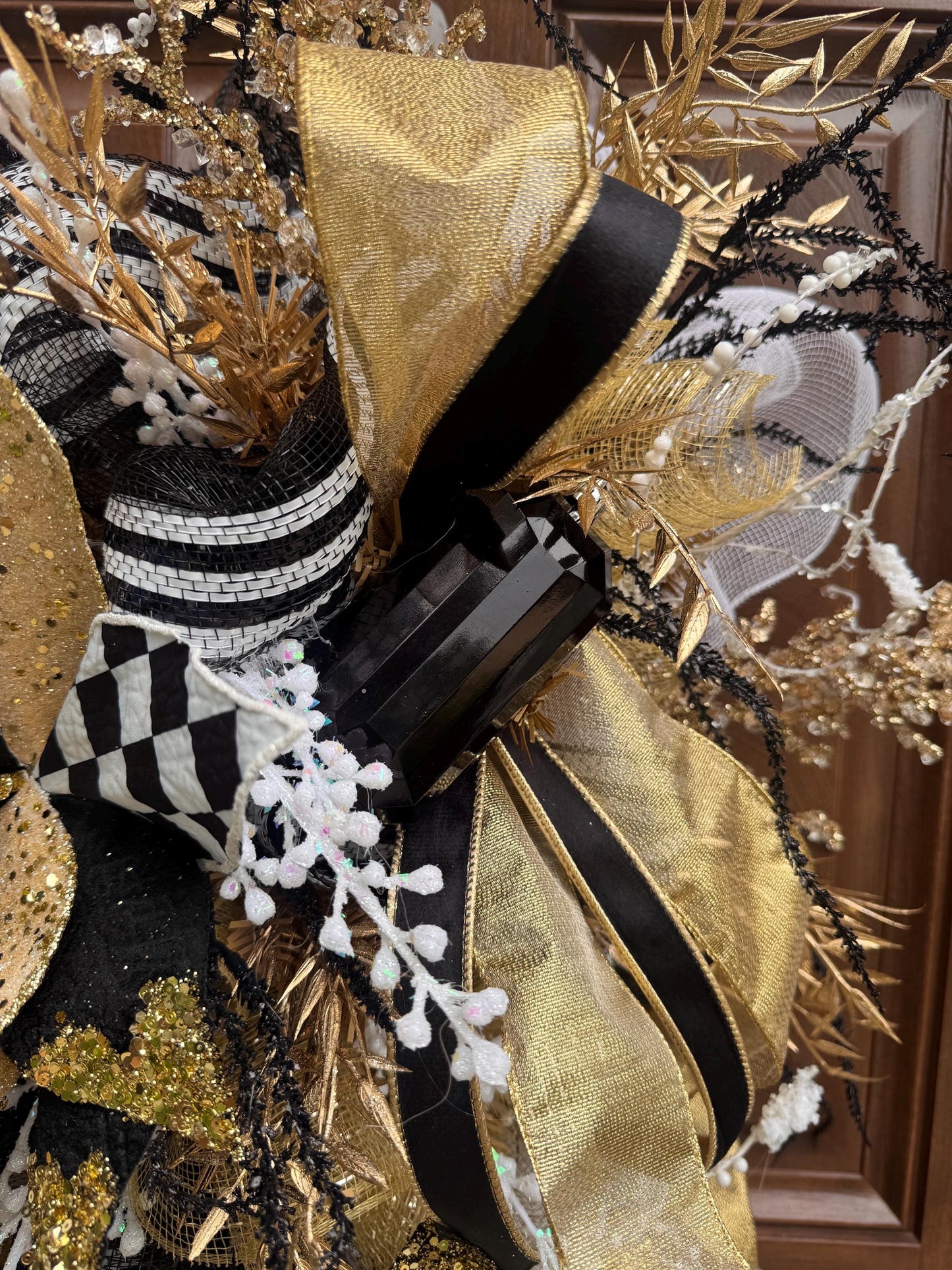 Black Gold White Christmas Swag, Luxury Christmas Door Swag, Poinsettia Christmas Wreath, Elegant Holiday Front Door Decor for Outdoor Porch