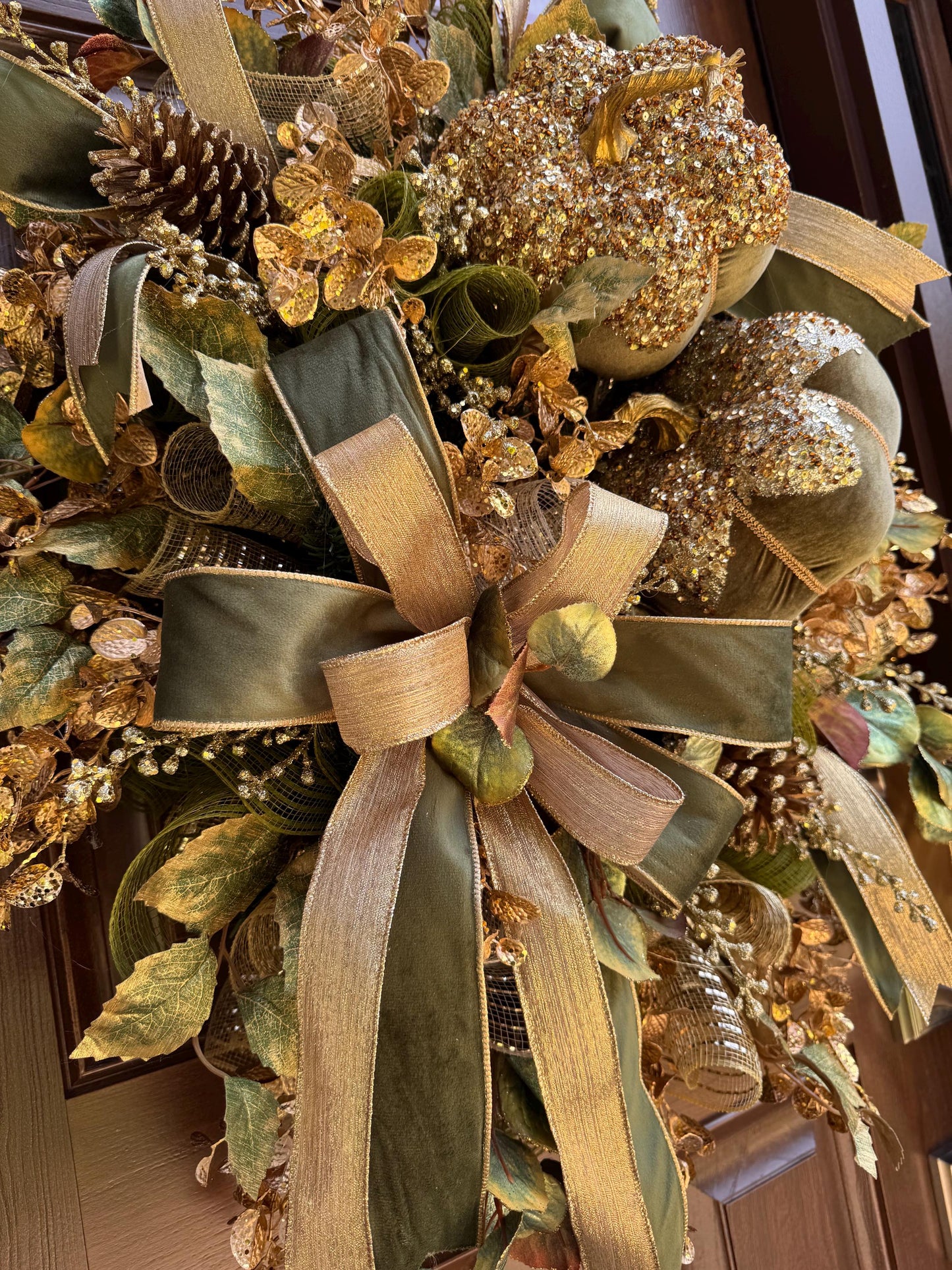 Glam Velvet Pumpkin Fall Swag Wreath for Front Door, Autumn Decor for Outdoor Porch or Indoor Office Wall Hanger, Elegant Pumpkin Decoration