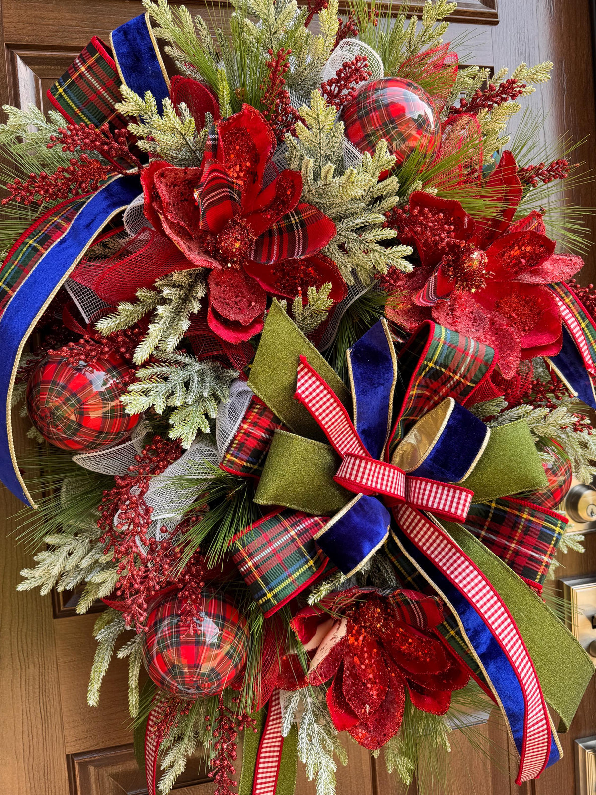 Traditional Tartan Christmas Wreath, Red Plaid Holiday Door Decor, Elegant Poinsettia Wreath, Classic Christmas Front Door