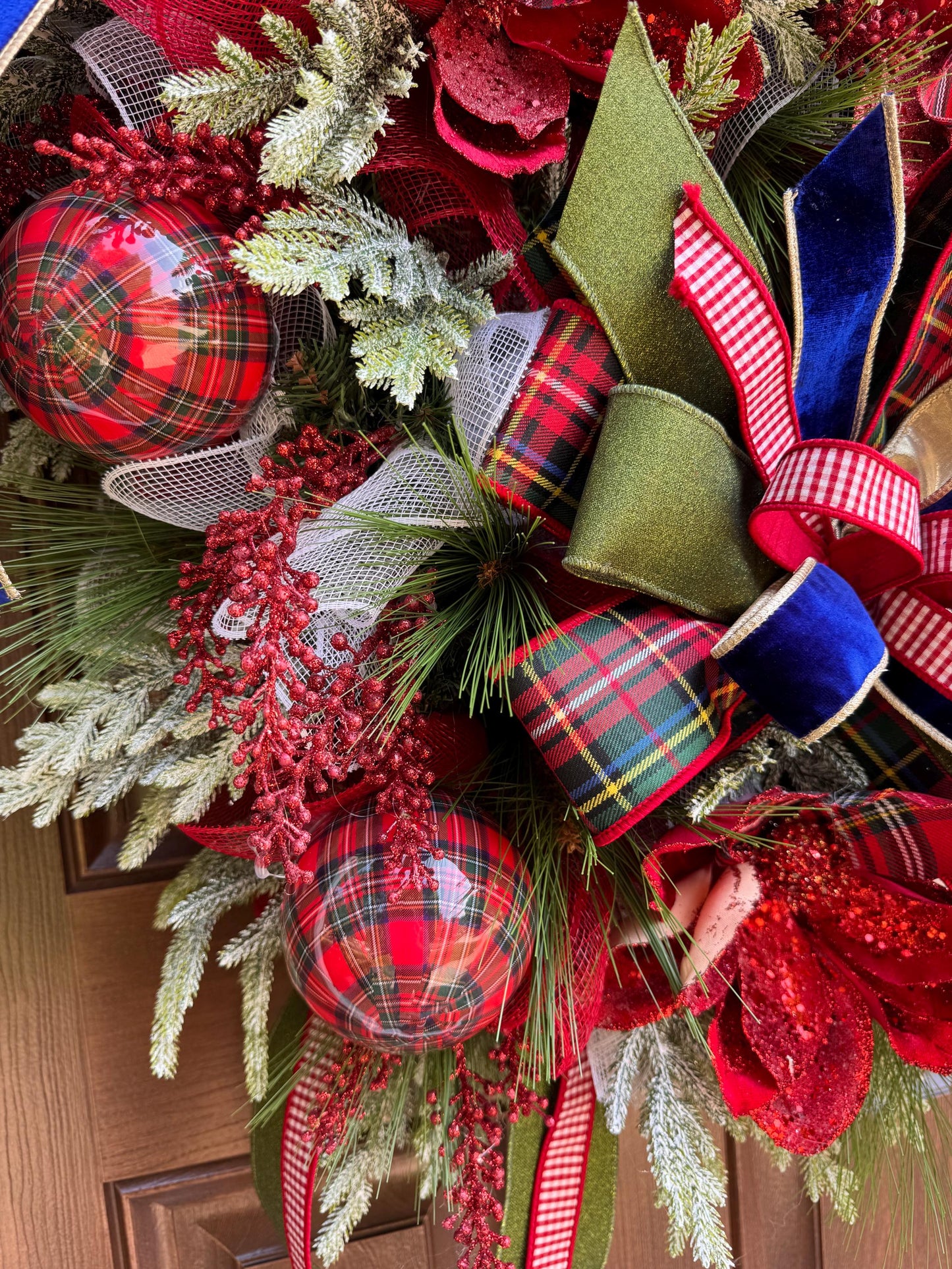 Traditional Tartan Christmas Wreath, Red Plaid Holiday Door Decor, Elegant Poinsettia Wreath, Classic Christmas Front Door