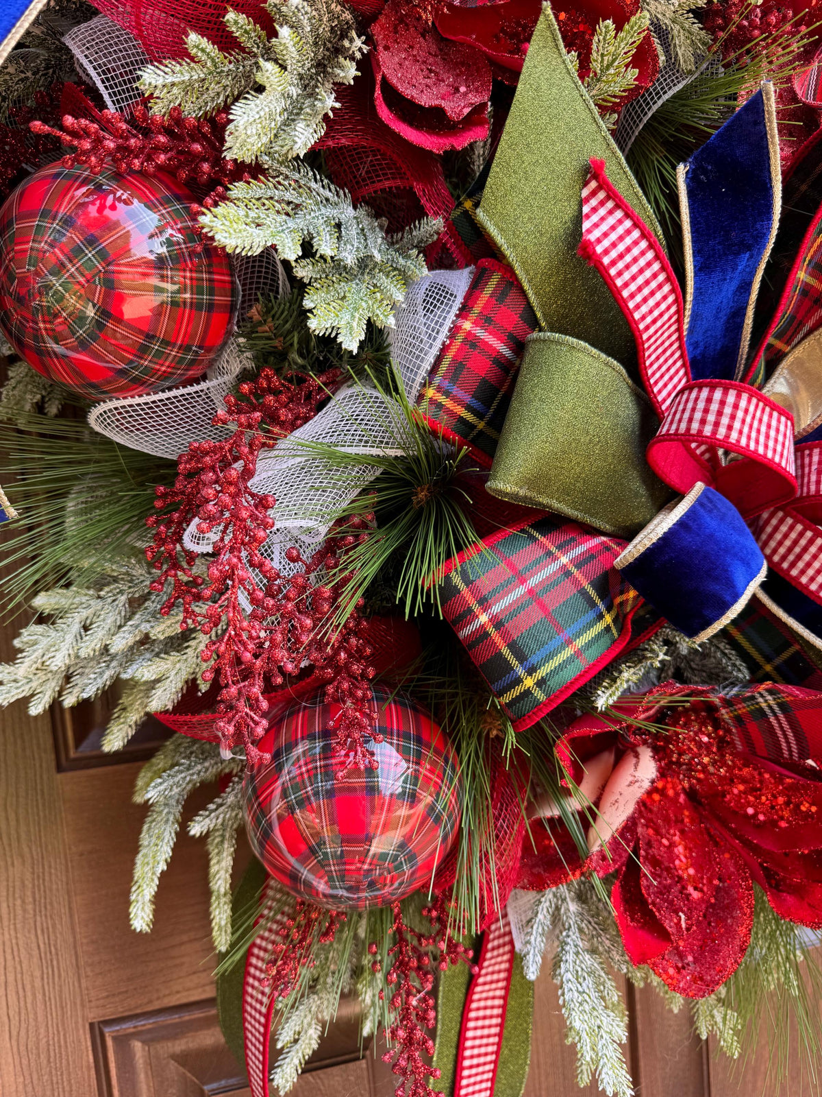 Traditional Tartan Christmas Wreath, Red Plaid Holiday Door Decor, Elegant Poinsettia Wreath, Classic Christmas Front Door
