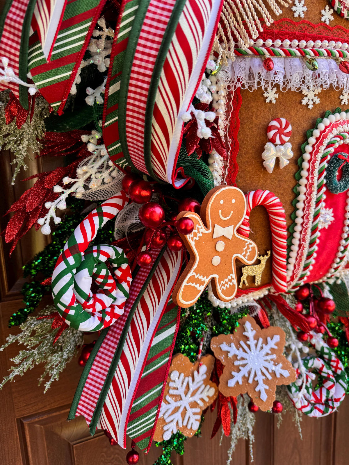 Gingerbread Christmas Wreath, Gingerbread House Wreath, Candy Cane Christmas Door Decor