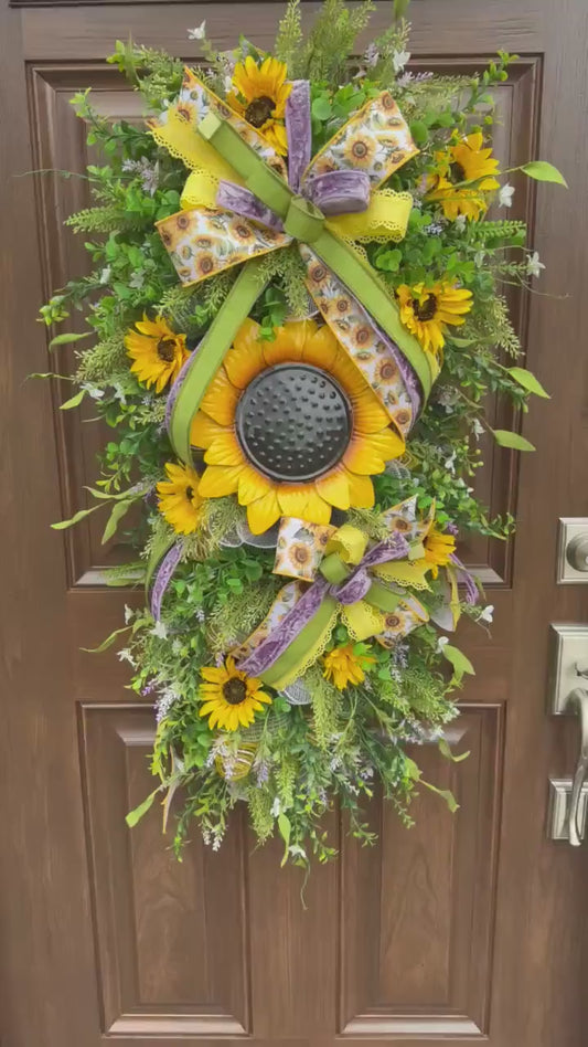 Elegant Sunflower Swag Wreath for Front Door, Sunflower Home Decor for Outdoor Porch or Indoor Office Wall Hanging, Rustic Sunflower Wreath
